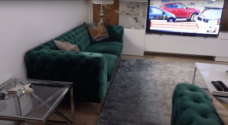 Imagini cu casa în care locuiește Nea Marin. Are o vilă impresionantă în Capitală și valorează peste 200.000 de euro