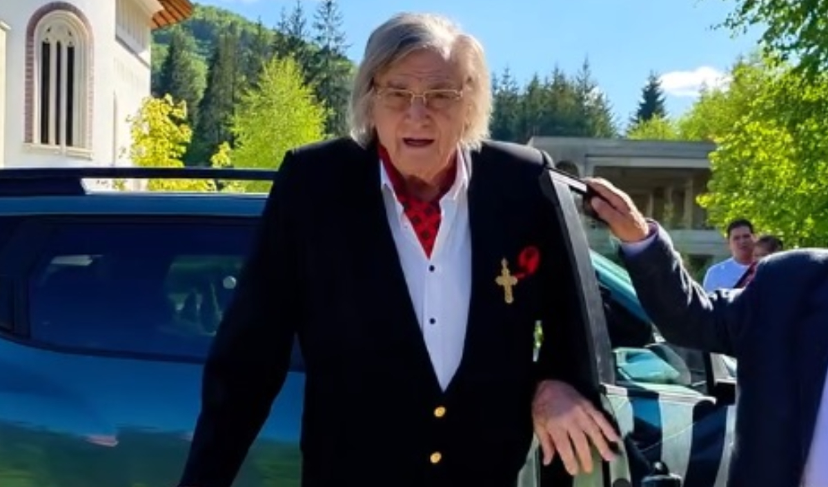 Florin Piersic, sărbătorit la 90 de ani pe scena TNB. Spectacol-eveniment cu vedete, amintiri și emoții