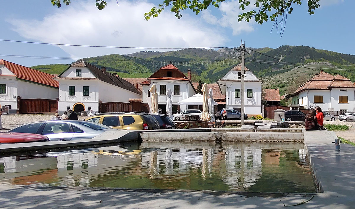 Rimetea, satul din Munții Trascău desemnat „Destinația anului 2025”. Locuitorii trăiesc exclusiv din turism: „Mâncarea ne face renumiți”