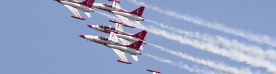 UPDATE. Programul BIAS 2018. Ce se întâmplă la show-ul aviatic cu 150 de aeronave şi peste 100 de piloţi şi paraşutişti din 13 ţări / FOTO&VIDEO