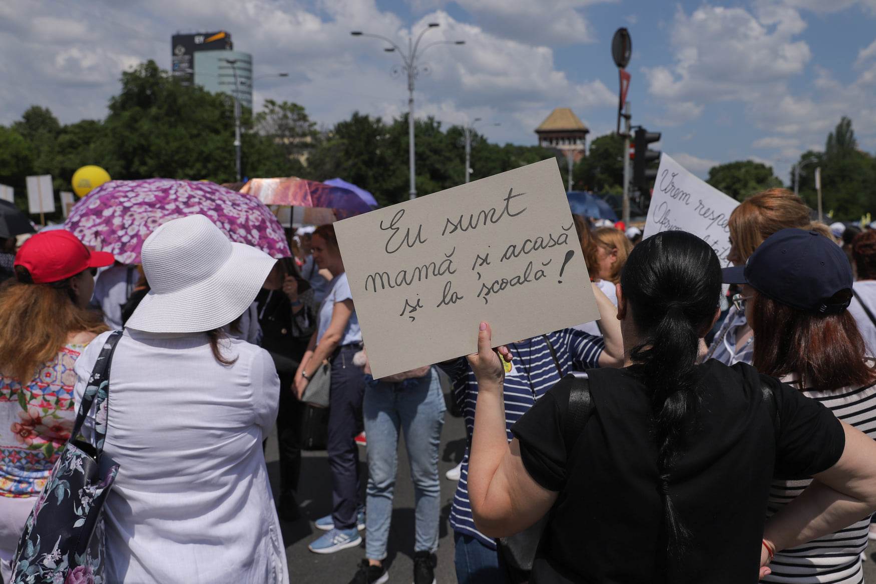 Al doilea protest major al cadrelor didactice. Ce le-a promis Iohannis sindicaliștilor, în a doua săptămână de grevă, în timp ce profesorii protestau la Palatul Cotroceni