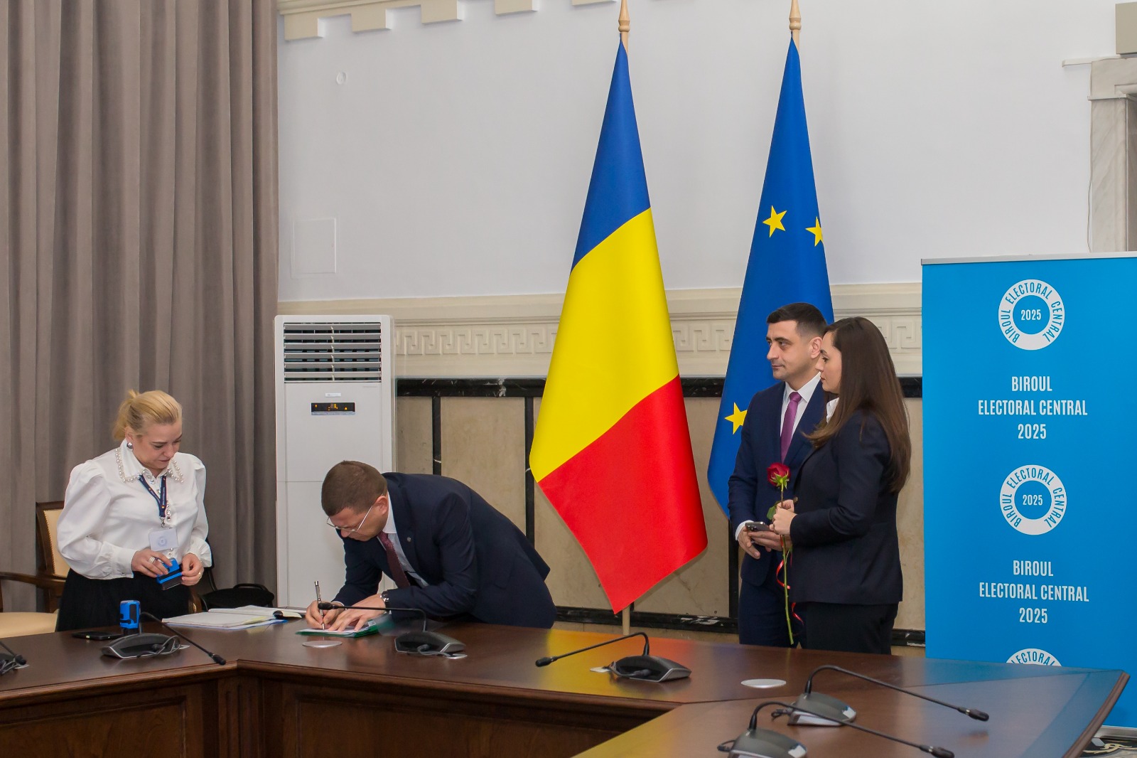 Anamaria Gavrilă și-a depus candidatura la prezidențiale la BEC, alături de George Simion. Cine se va retrage