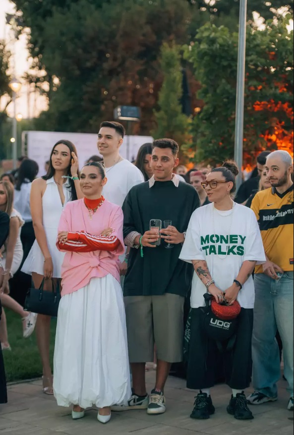 Cum a apărut Alexia Eram alături de iubitul Tonghi. Au făcut furori împreună la ELLE New Media Awards 2025