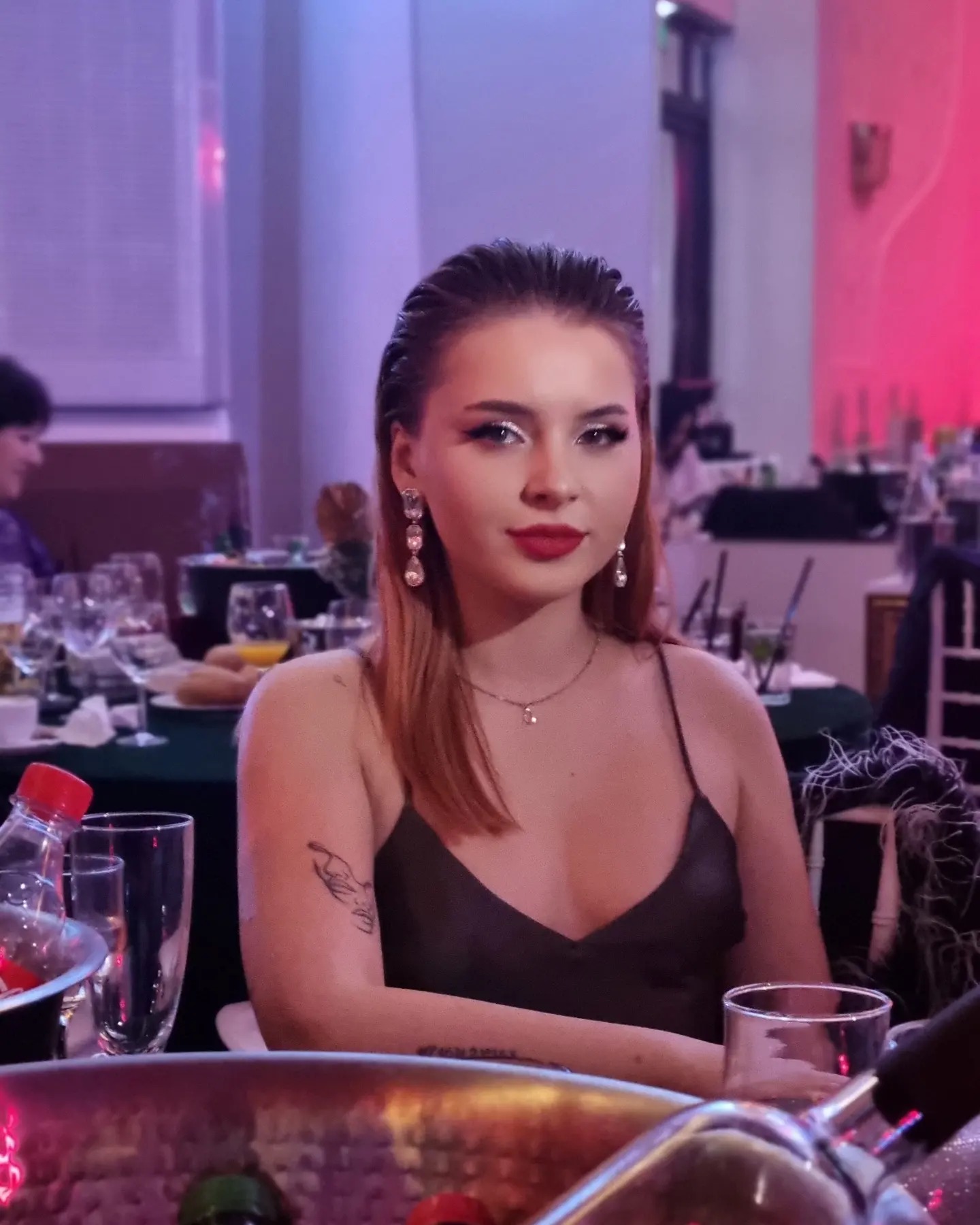 Între operă și lăutărie. ILINCA, artista independentă care-și dorește să aibă ceva de spus: „Simt că am responsabilitatea de a vorbi despre lucrurile care mă ard”