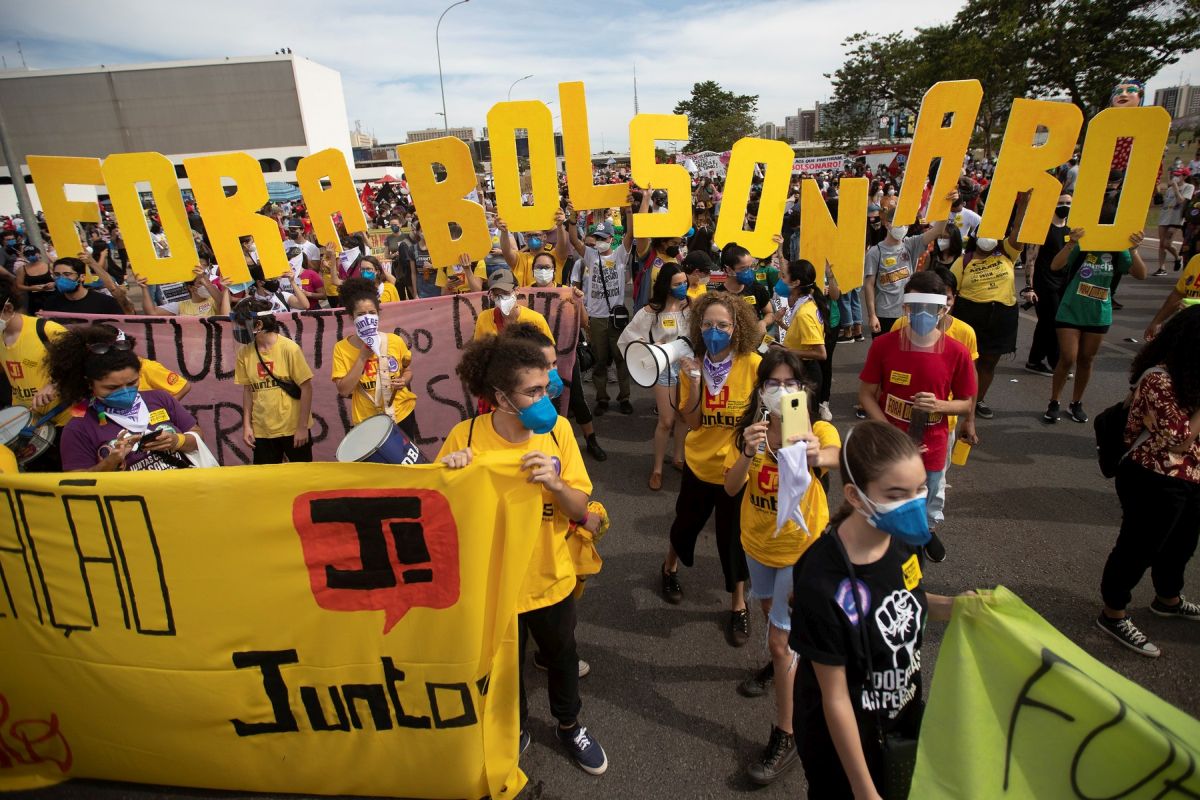 Proteste masive în Brazilia, împotriva lui Bolsonaro. Oamenii au ieșit în stradă în peste 200 de orașe