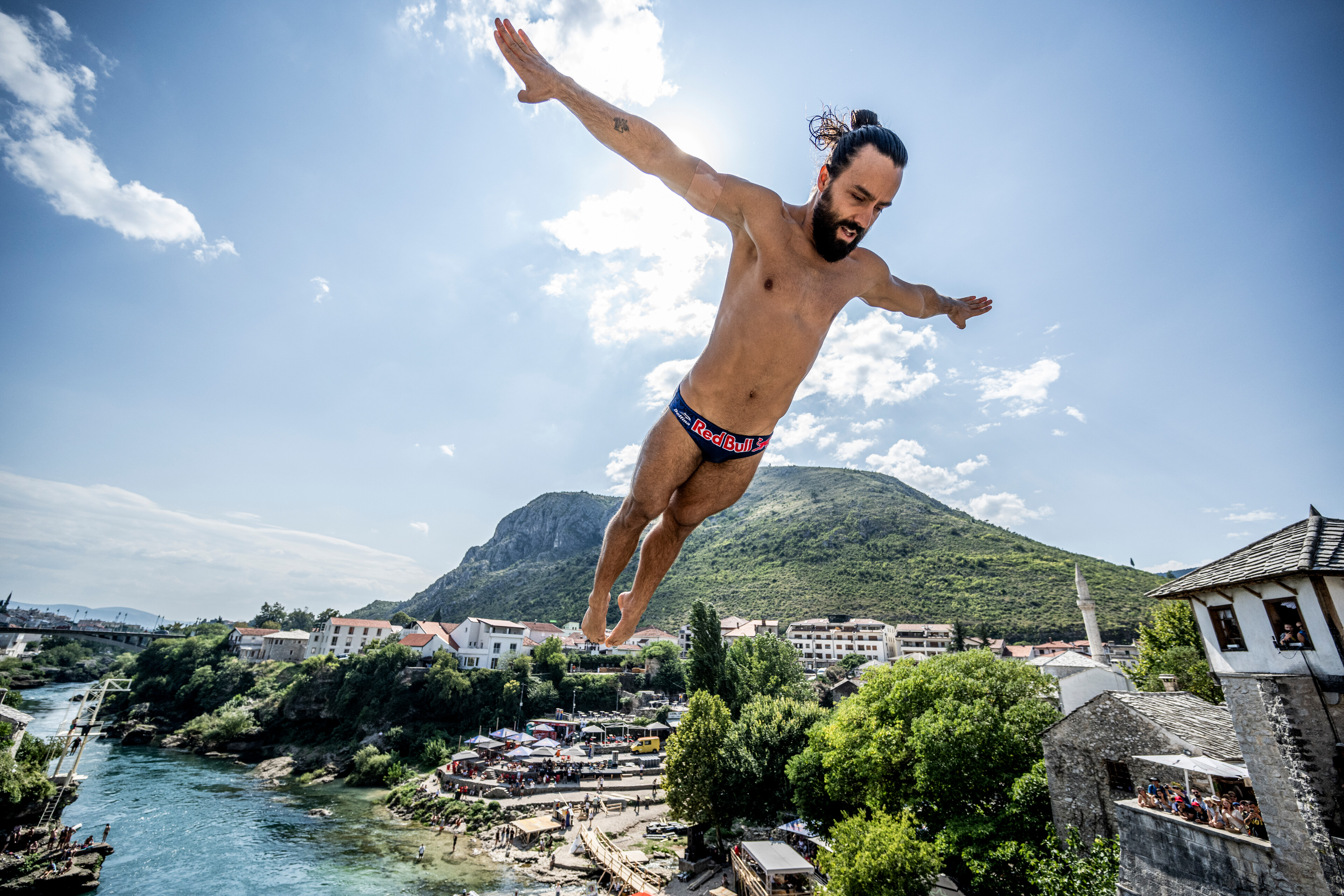 Cătălin Preda, campionul român care sare în apă de la 27 de metri înălțime: „Nu am devenit imun în fața fricii”