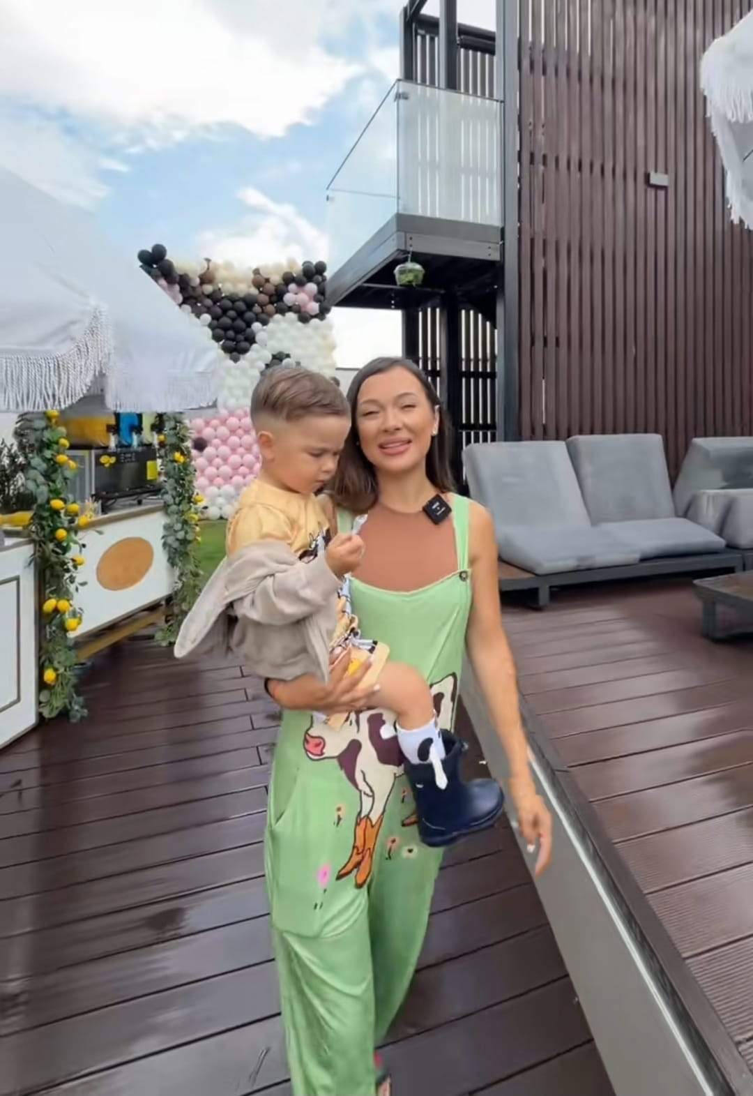 Imagini adorabile de la petrecerea fiului Vlăduței Lupău. Isaia a împlinit 2 ani, iar decorul a atras toate privirile