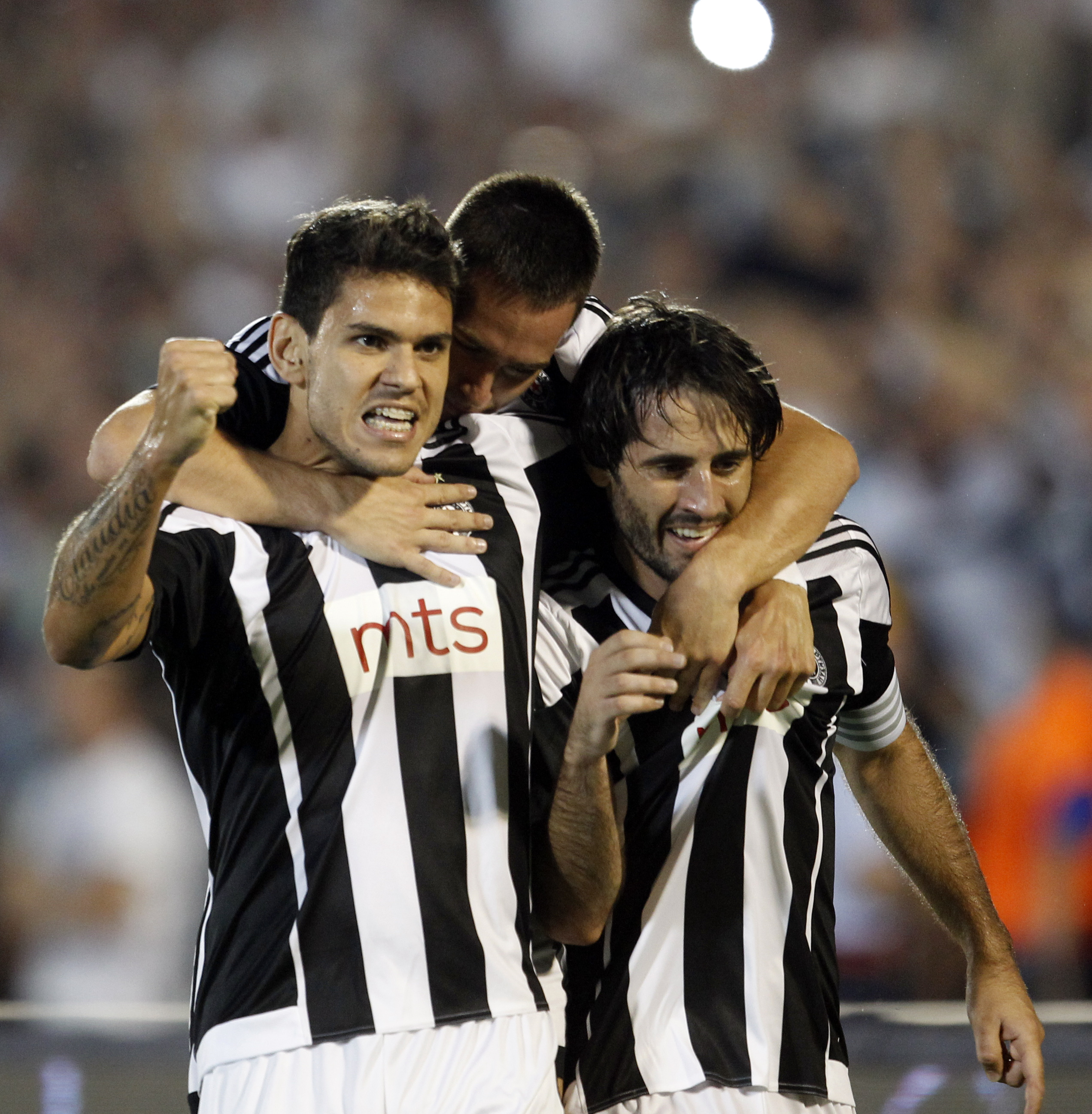 Liga Campionilor, turul III preliminar, retur: Partizan - Steaua 4-2 (în tur: 1-1). Cu un om în minus, trupa lui Rădoi a primit TREI goluri și a fost eliminată din Ligă! Merge în play-off-ul Ligii Europa. După ”returul” cu Trencin, Papp a fost încă o dată ”oaia neagră” / LIVE BLOG & FOTO & VIDEO