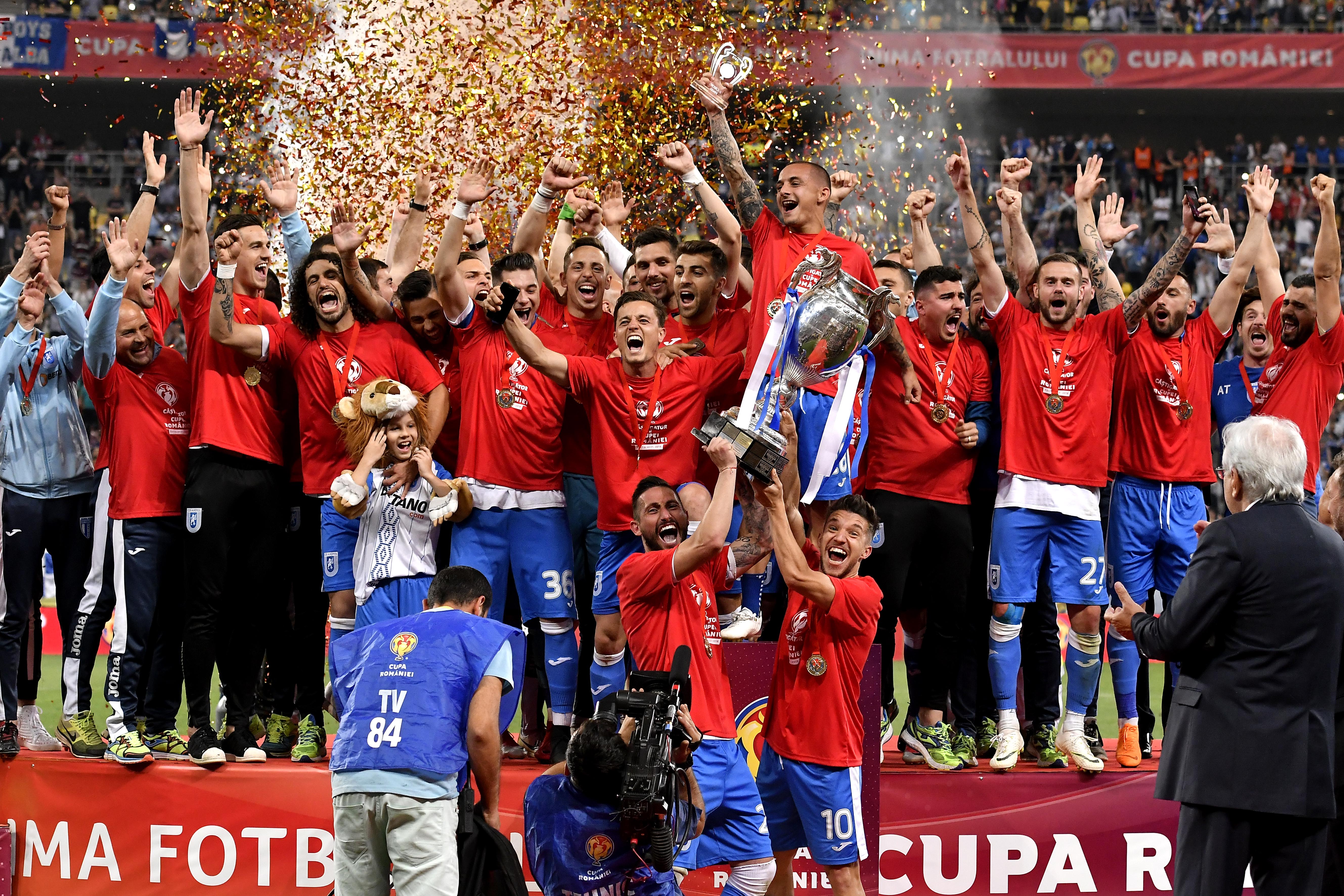 Cupa României a ajuns la Craiova. Circa 7.000 de fani au sărbătorit cu fotbaliștii Universității / GALERIE FOTO&VIDEO