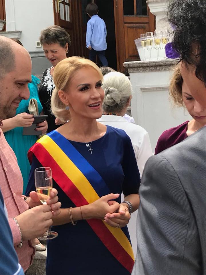 Gabriela Firea a oficiat căsătoria dintre jurnaliștii Ionela Năstase și Vlad Petreanu. "Cu un nod în gât și amintiri năvalnice" | FOTO