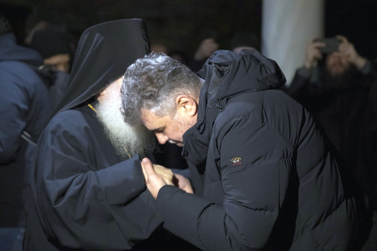 Marcel Ciolacu, din nou la Muntele Athos: „Niciun pământean nu merită o asemenea onoare”