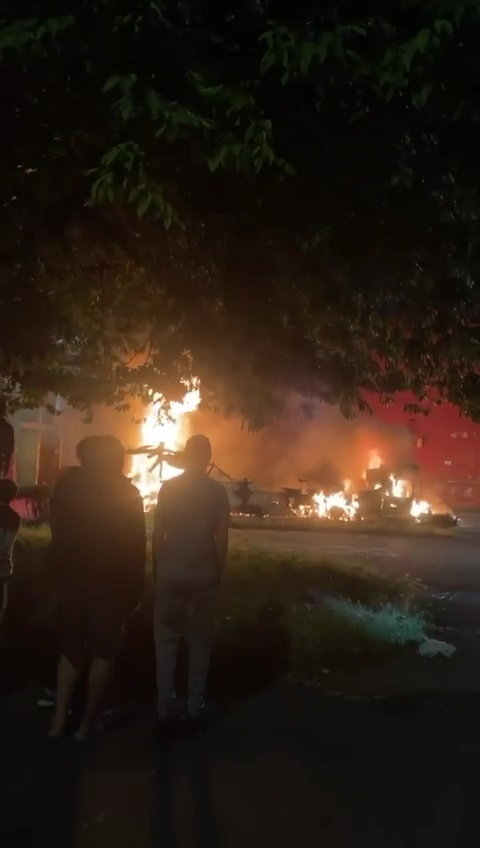 Revoltă în Leeds, după ce autoritățile britanice au încercat să preia copiii unei familii de români. „Răstoarnă mașina! Să vină mascații de la București!”. Precizările MAE