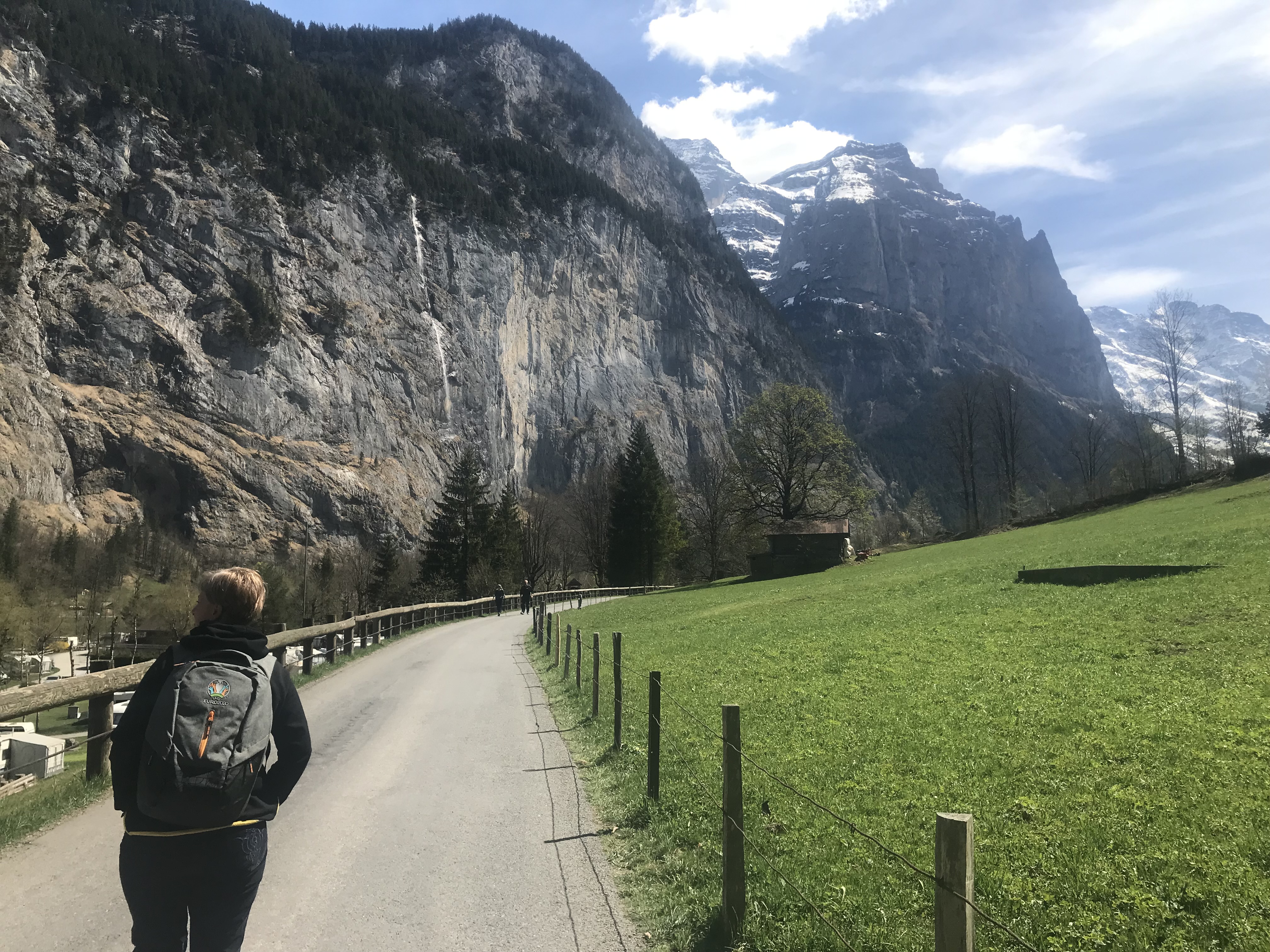 „Prea multe selfie-uri”. Un sat montan din Elveția introduce taxă de intrare din cauza afluenței de turiști