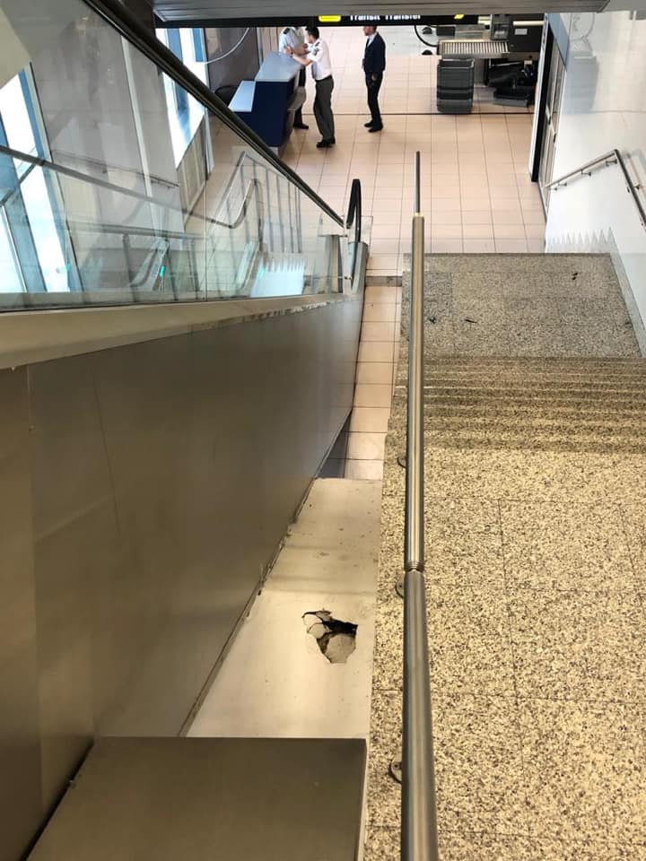 Dezastrul găsit de ministrul Transporturilor la Aeroportul Otopeni: „O mizerie de nedescris în toalete". Directorul aeroportului a fost demis