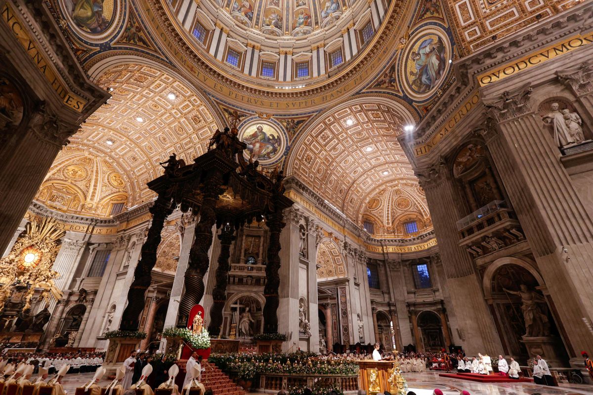 Papa Francisc a deplâns, la slujba de Înviere, indiferența din societate și „vântul rece al războiului”