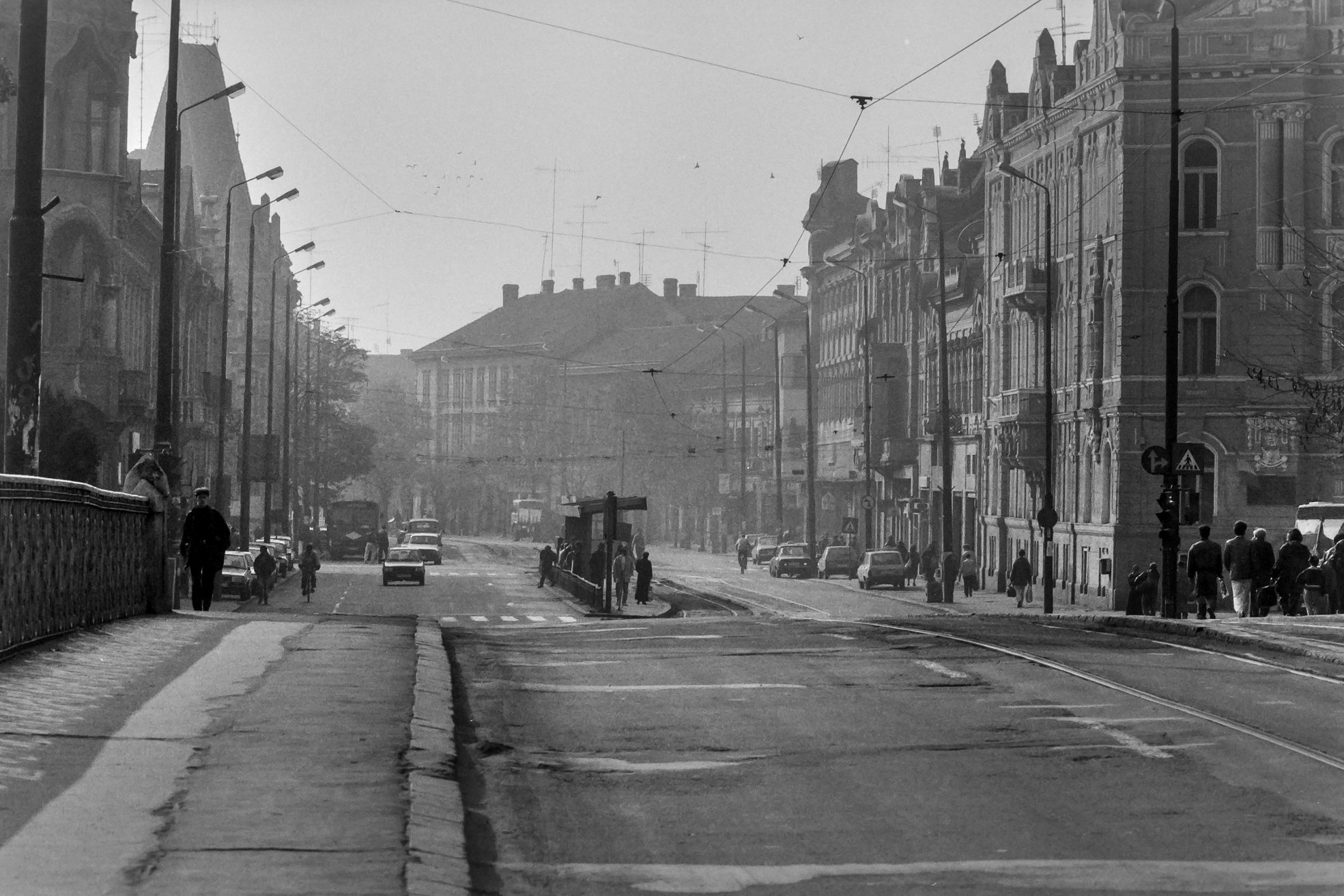 Bucureștiul liber de acum 30 de ani, fotografiat de un japonez aventurier: “Am văzut mulți oameni frumoși și liberi în acele zile”