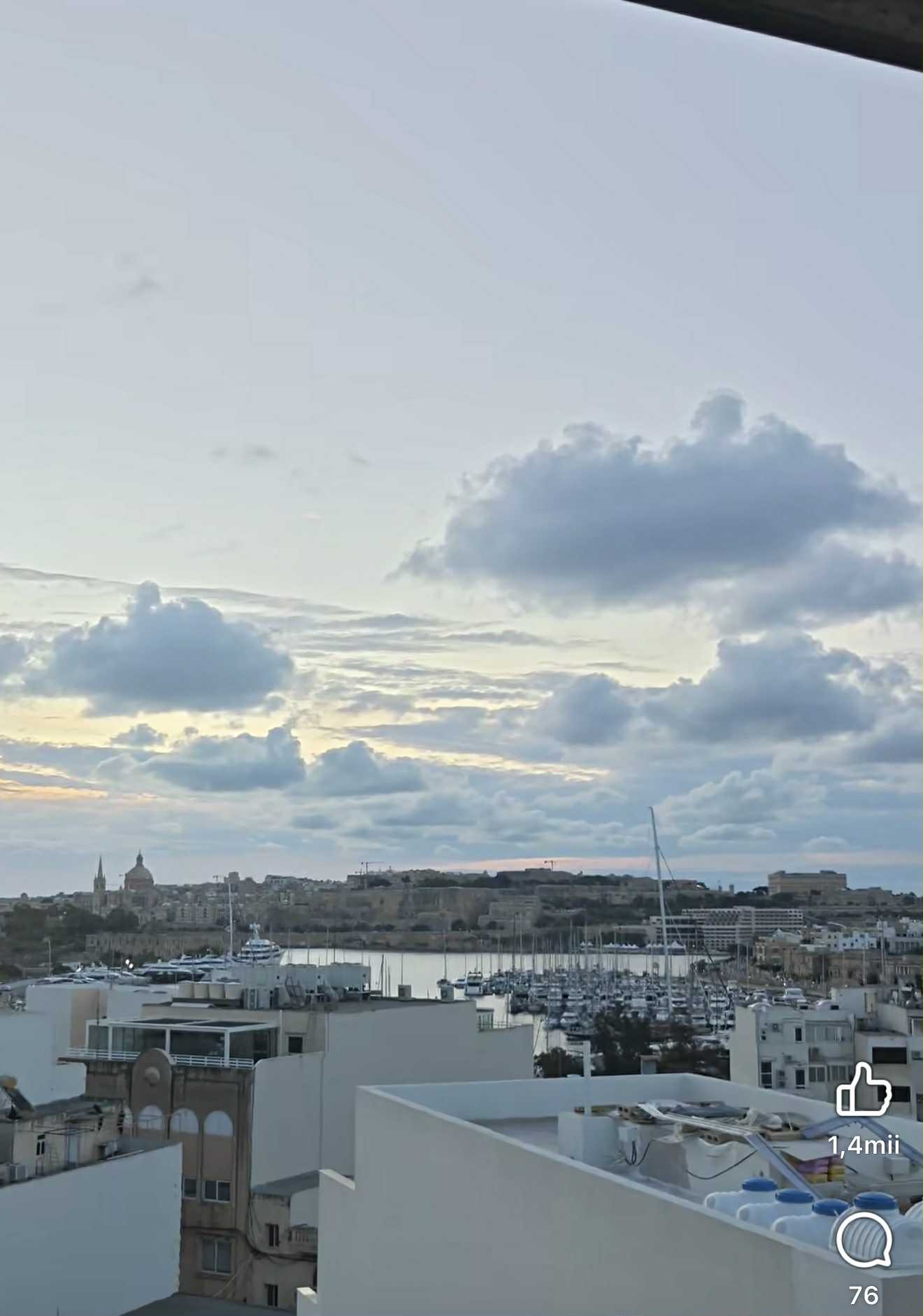 Imagini din apartamentul în care e cazat Dani Oțil la Power Couple, sezonul 3. Prezentatorul e de două zile în Malta: „Am și chicinetă”