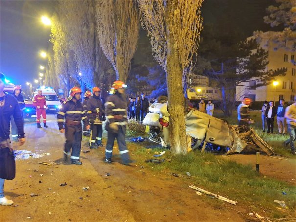 Două accidente rutiere au avut loc în Mamaia, la un interval de câteva ore. Cinci persoane au fost rănite (FOTO & VIDEO)