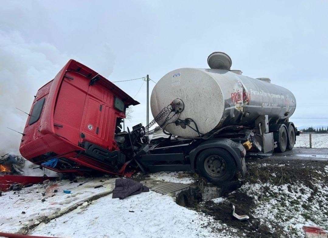 Filmul accidentului de la Forăști, Suceava, unde o familie întreagă a murit de Crăciun într-un BMW distrus de un TIR