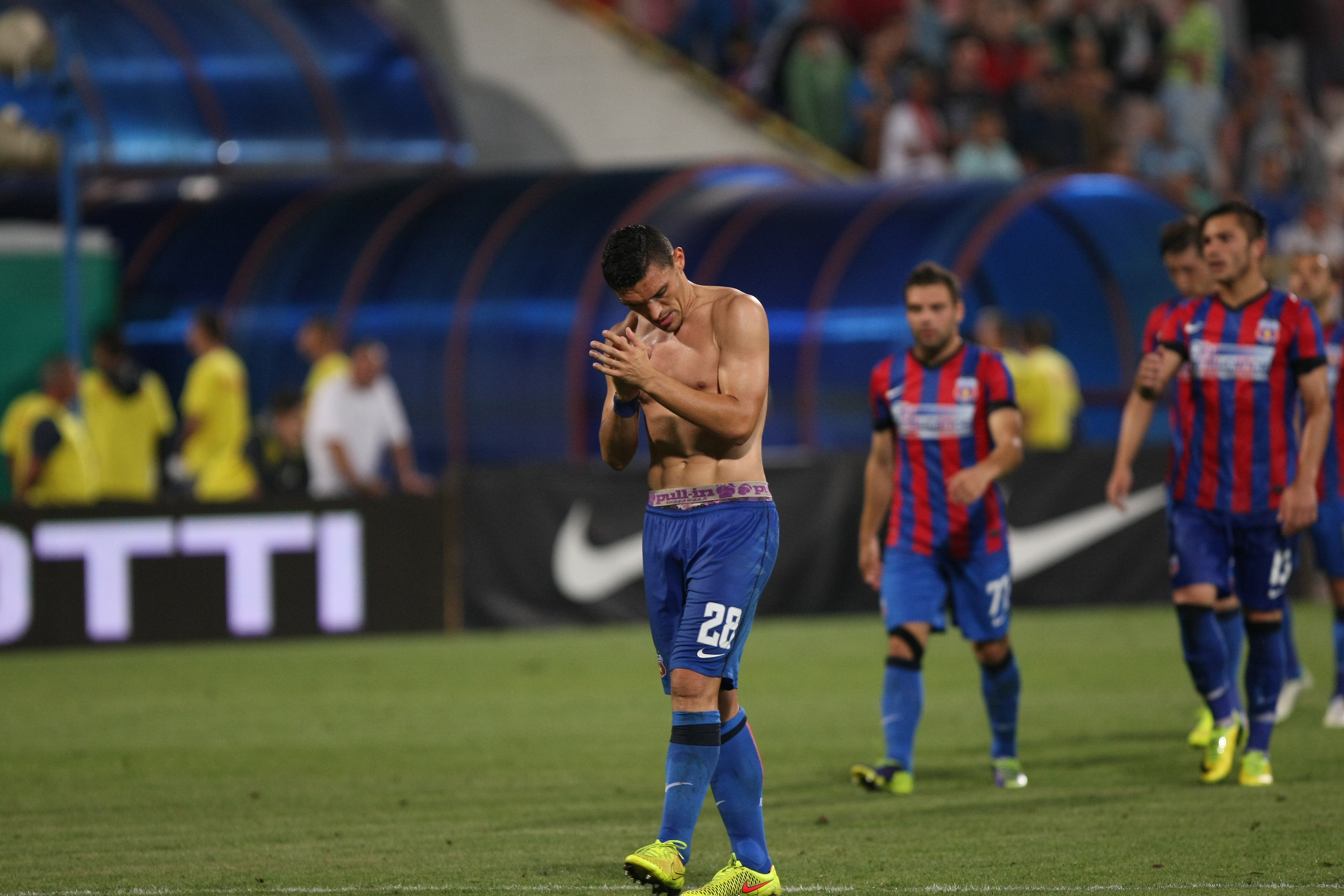 VIDEO&GALERIE FOTO / LIGA I: Steaua - Ceahlăul 0-1. Şocul campionatului!
