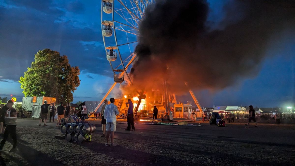 O roată panoramică a luat foc în timpul unui festival de muzică din Germania. Cel puțin 20 de oameni au fost răniți