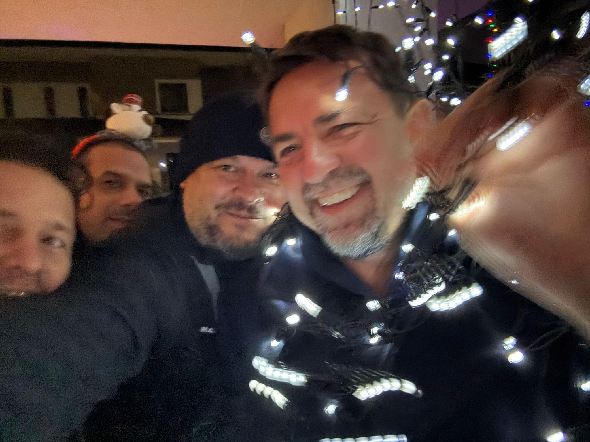 Câți bani a dat Mihai Bobonete la lăutari de ziua magicianului Robert Tudor. Distracție pe muzica Tarafului de la Vărbilău