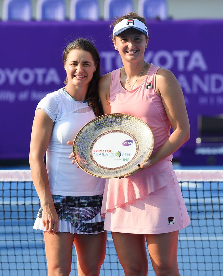 VIDEO | Moral pentru Fed Cup. Irina Begu şi Monica Niculescu au cucerit titlul la dublu în turneul WTA de la Hua Hin