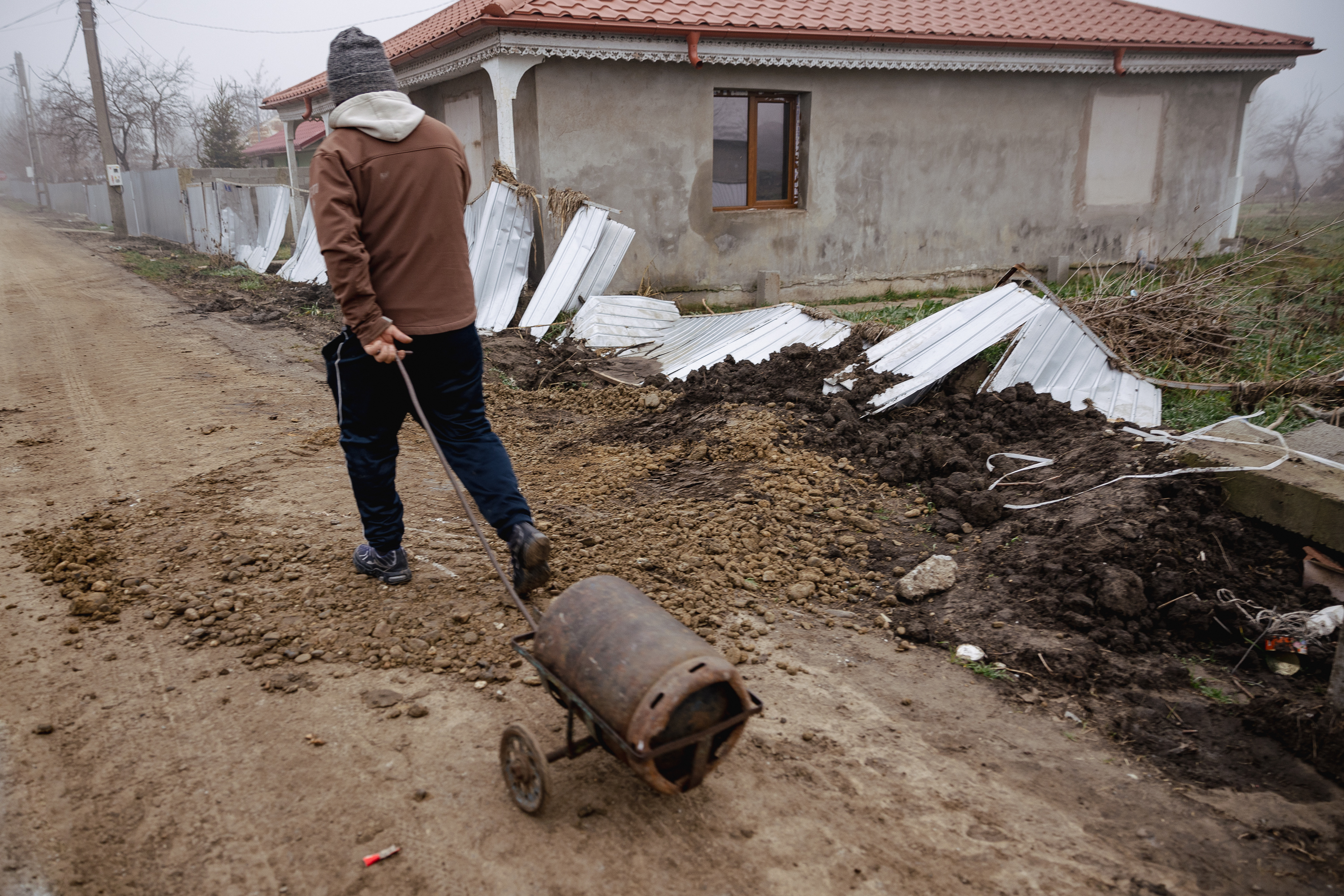 Ce-și doresc de sărbători oamenii sinistrați după inundațiile din județul Galați: „Sănătate. Un loc unde să punem capul pe pernă”