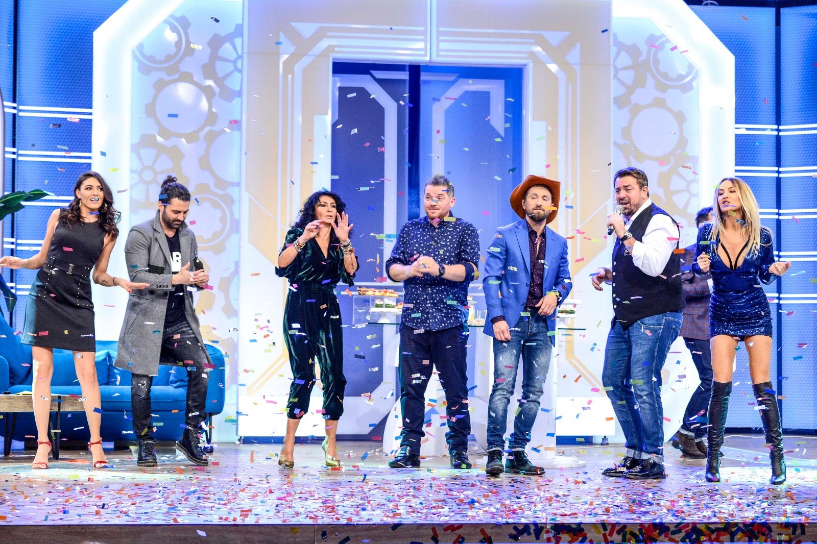 Întâlnire de gradul zero la matinalul de la Antena 1. Dani Oțil, față în față cu Mihaela Rădulescu | FOTO