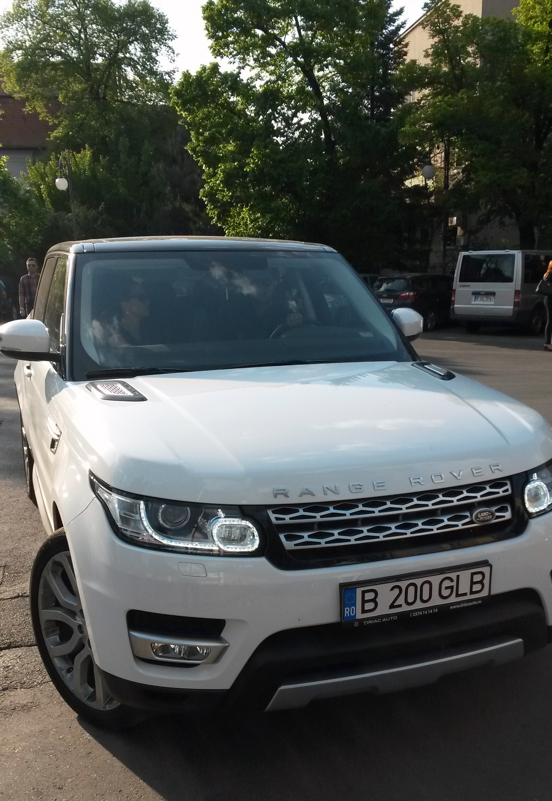 Cântăreața Inna, cu o supermașină la turneul de tenis: ”Am făcut gimnastică și atletism. Eram bună la viteză” / GALERIE FOTO