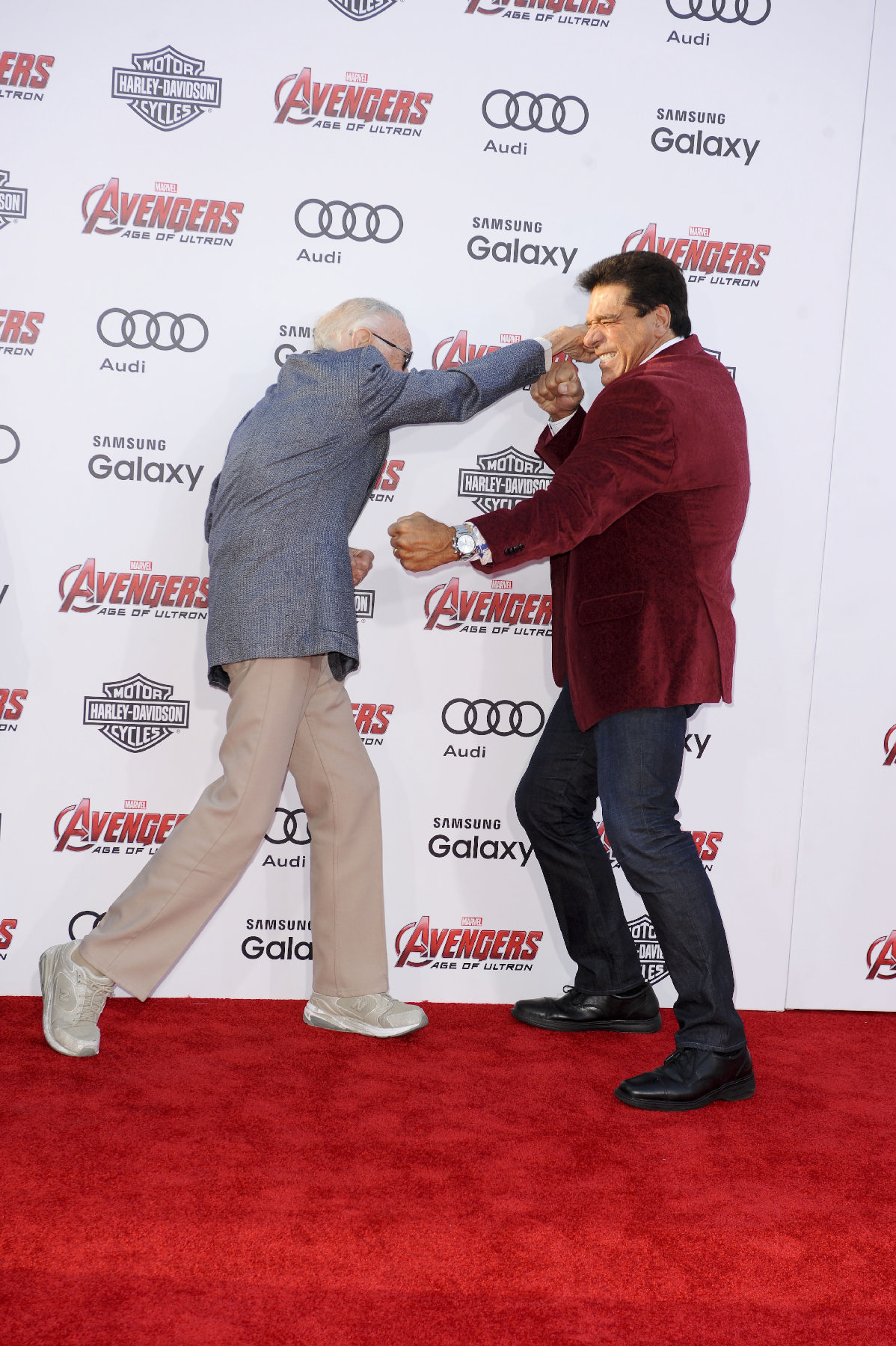 Stan Lee a murit. "Părintele" lui Spider-Man, fiul al unor emigranți din România, era bolnav de mai mult timp