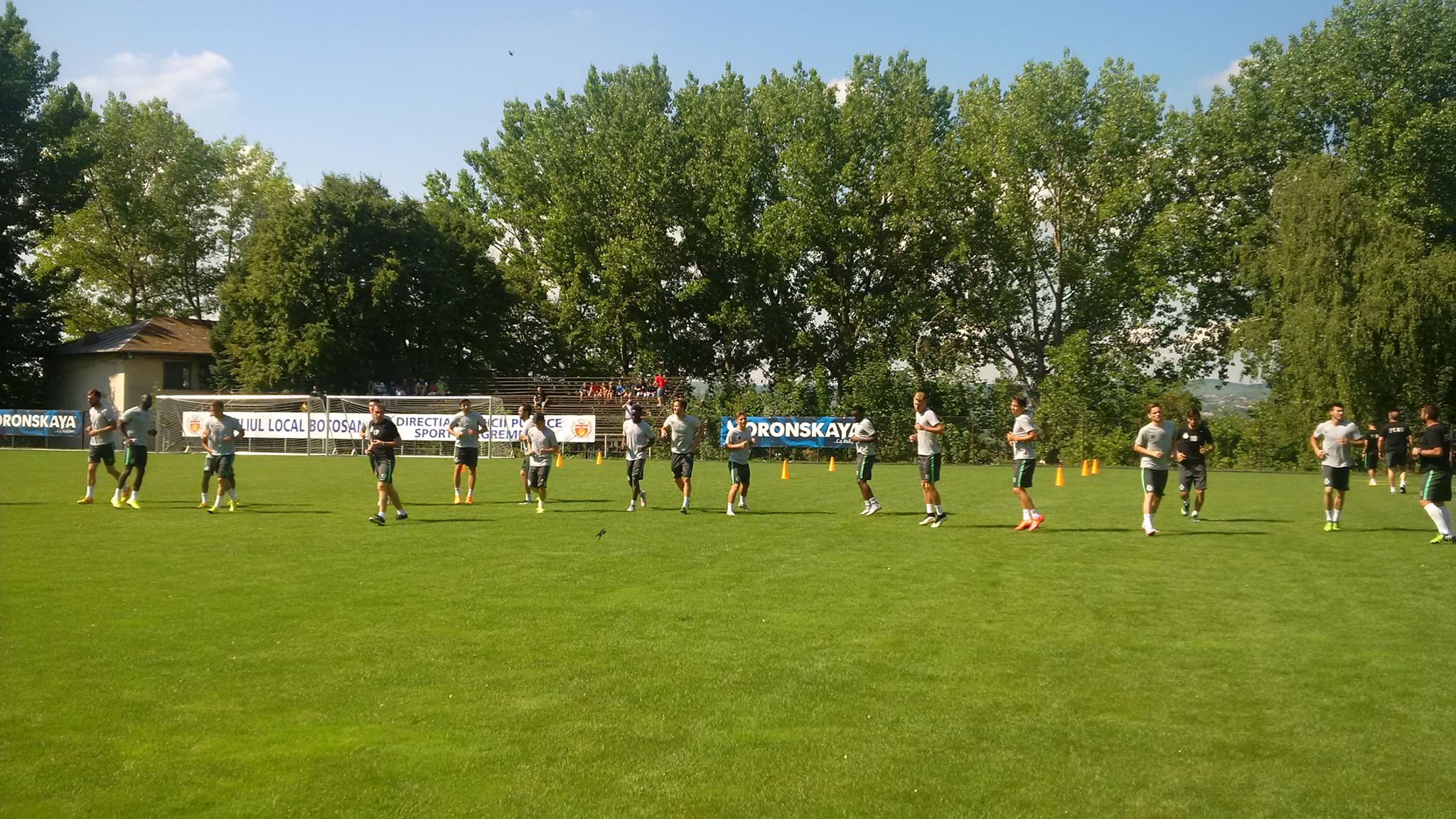 Liga I: FC Botoșani - Steaua 0-1. Gazdele au dominat cvasitotal, ”Brad Pitt” Tudor le-a refuzat măcar un penalty! Campioana, îngrămădită în propria jumătate, a luat o puzderie de ”galbene”. ^Indezirabilul Iancu, gol superb, dintr-o ”liberă” ușor acordată! În Serbia, Novi Pazar - Partizan 3-2!