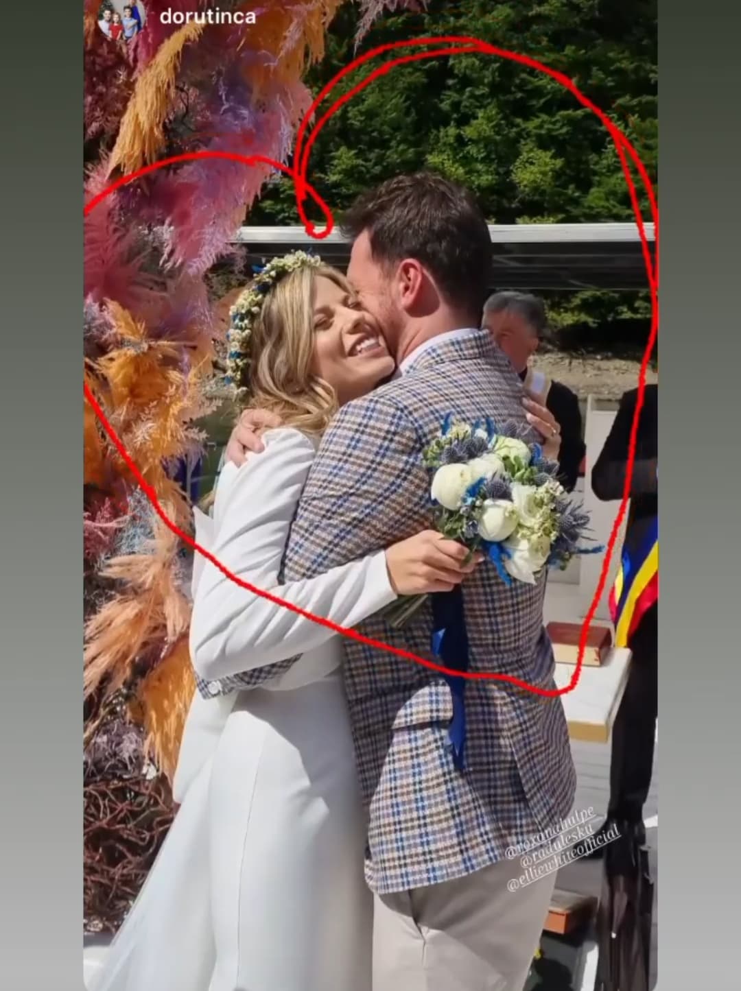 Roxana Hulpe s-a căsătorit civil. Prezentatoarea de la PRO TV și Bogdan Rădulescu au făcut petrecerea pe lac, la Cluj-Napoca