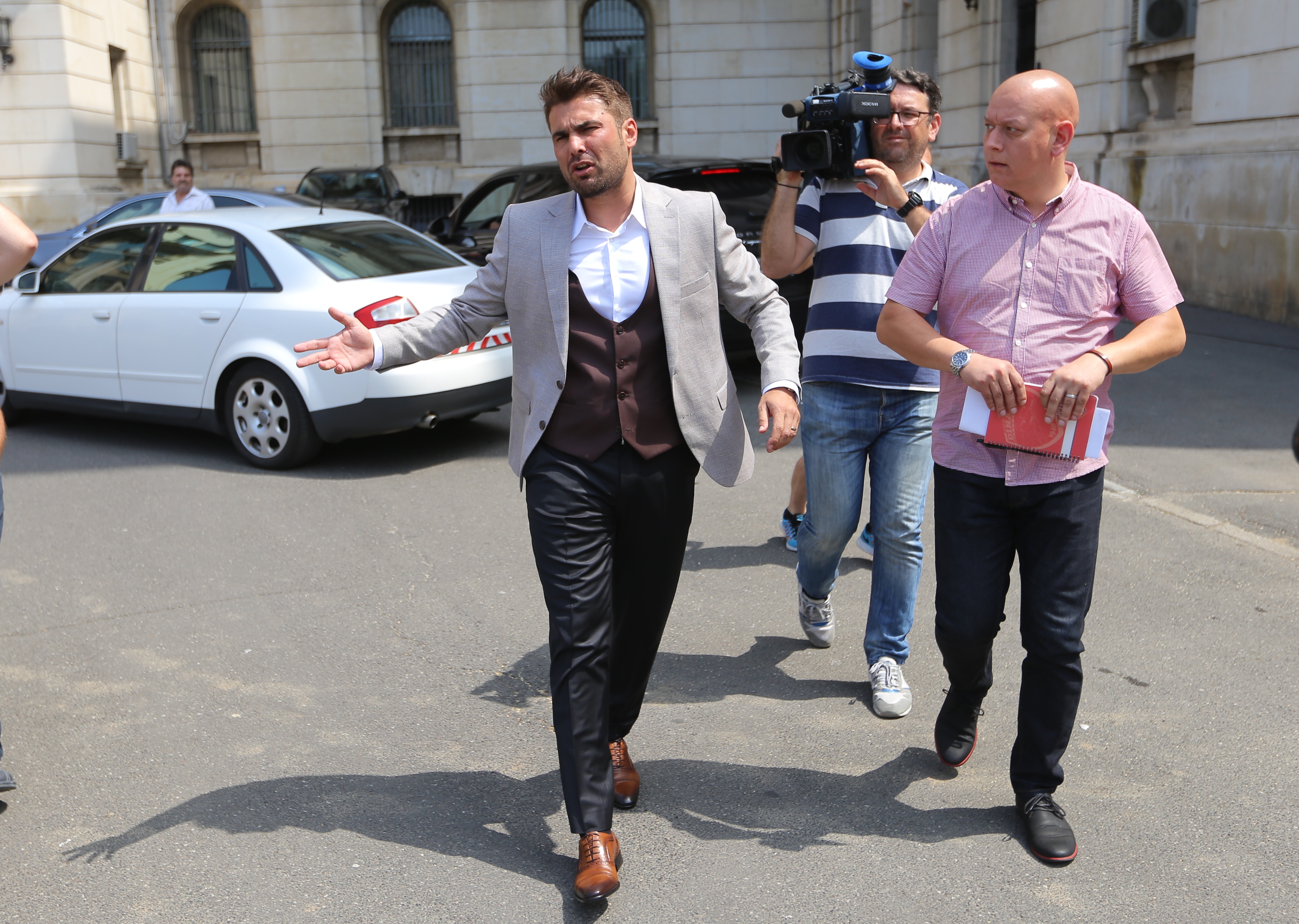 Ce s-a decis cu viitorul stadionului Dinamo. Întâlnire Adi Mutu+Monica Iagăr+Ionuț Negoiță cu ministrul Carmen Dan. Nicolae Badea n-a mai ajuns | FOTO