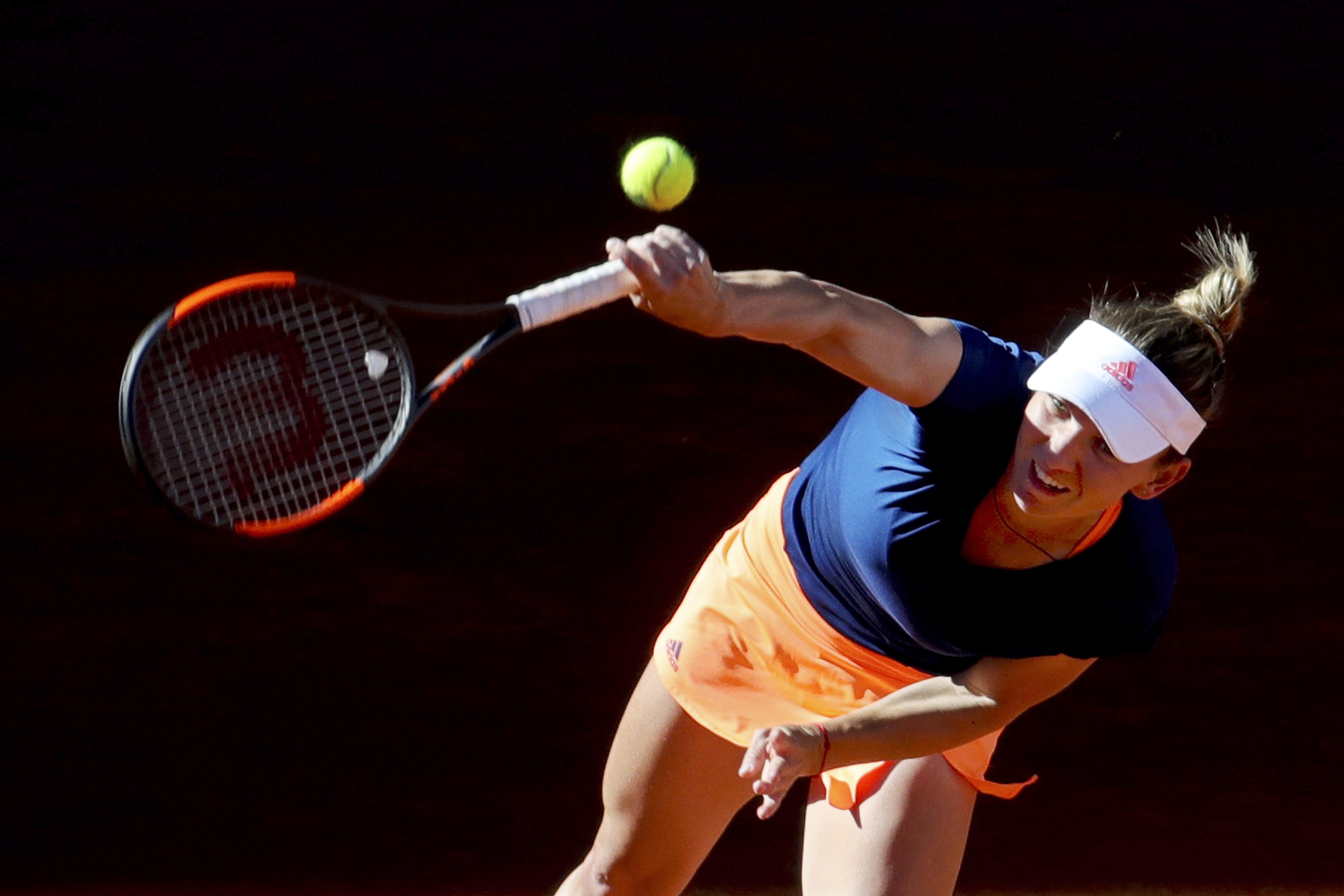 Simona Halep și Sorana Cîrstea s-au calificat în sferturile de finală ale turneului de la Madrid. Irina Begu, eliminată | LIVESCORE