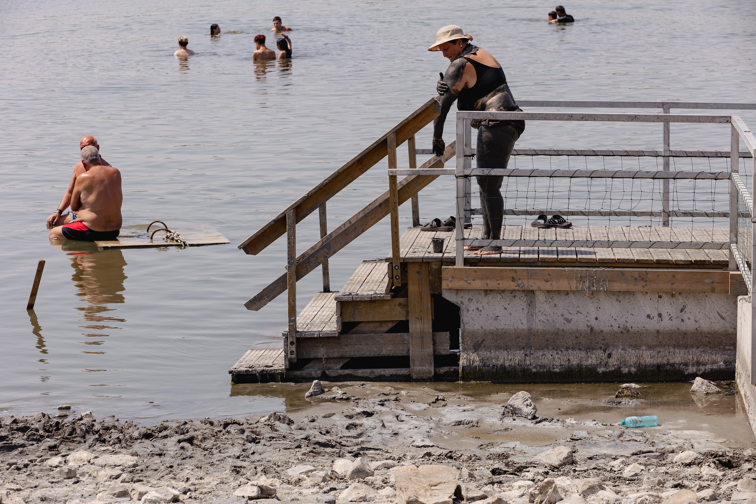 FOTOREPORTAJ. Marea Moartă din inima Ialomiței. Se întorc turiștii la Amara, pe plajele reabilitate cu fonduri europene