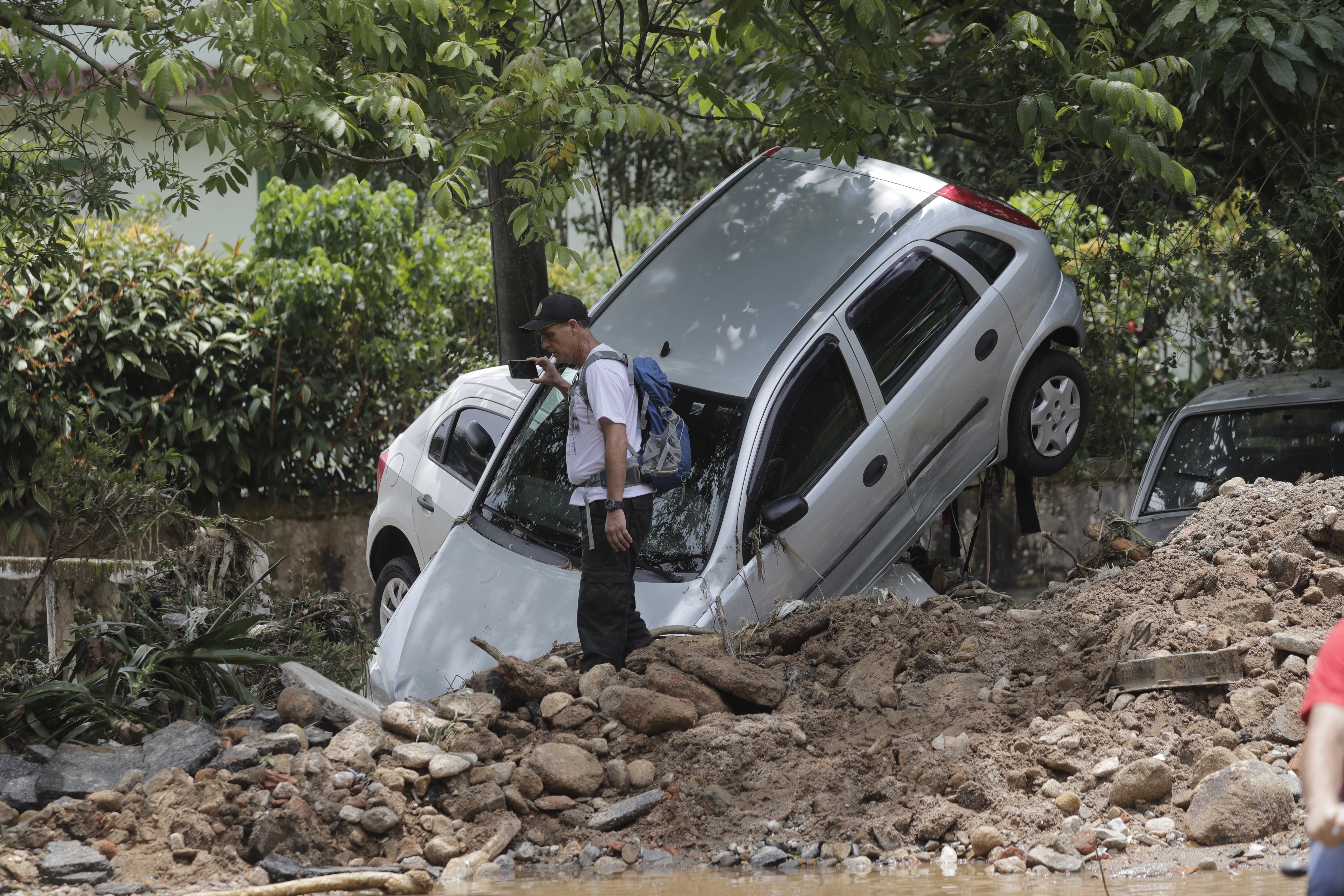 „Arată ca o zonă de război”. Cel puțin 123 de oameni au murit în Brazilia, în urma inundațiilor catastrofale