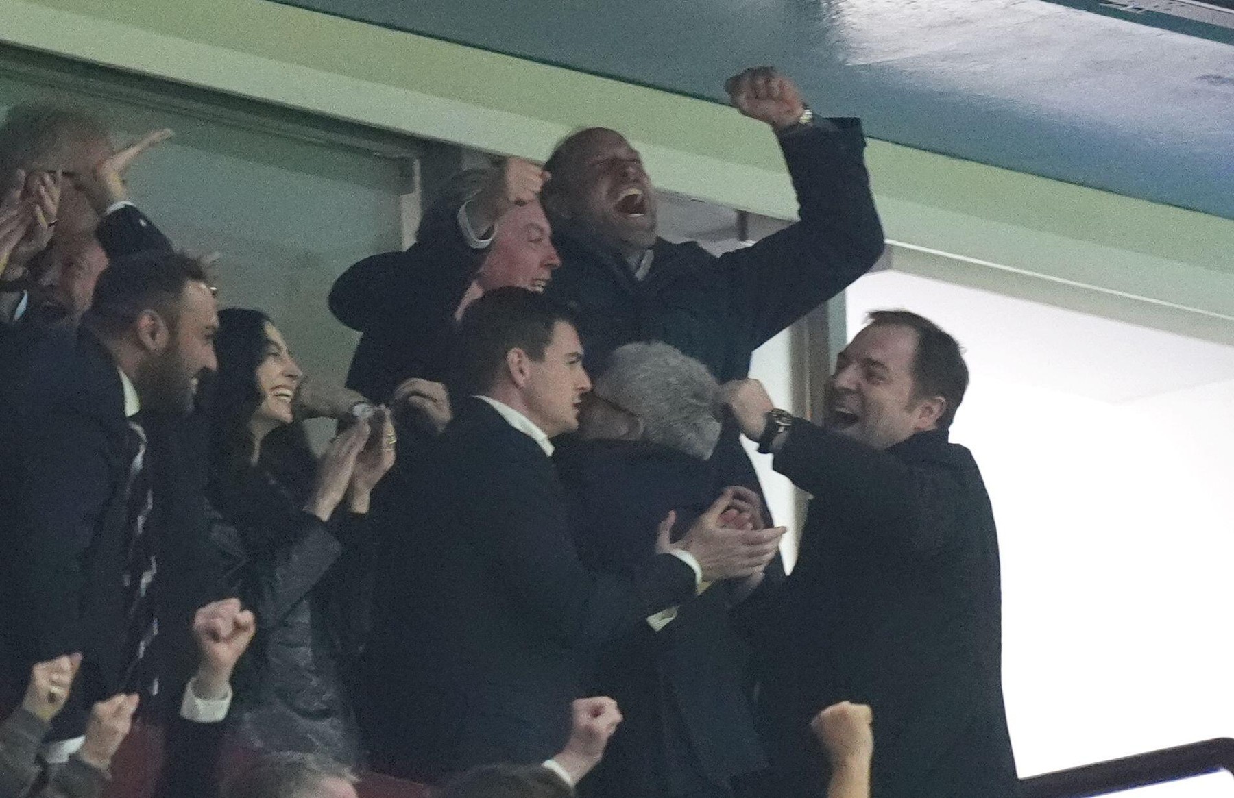 Cum a apărut prințul William în tribune la meciul dintre Aston Villa și Nottingham Forest. Unde a mers după fluierul final