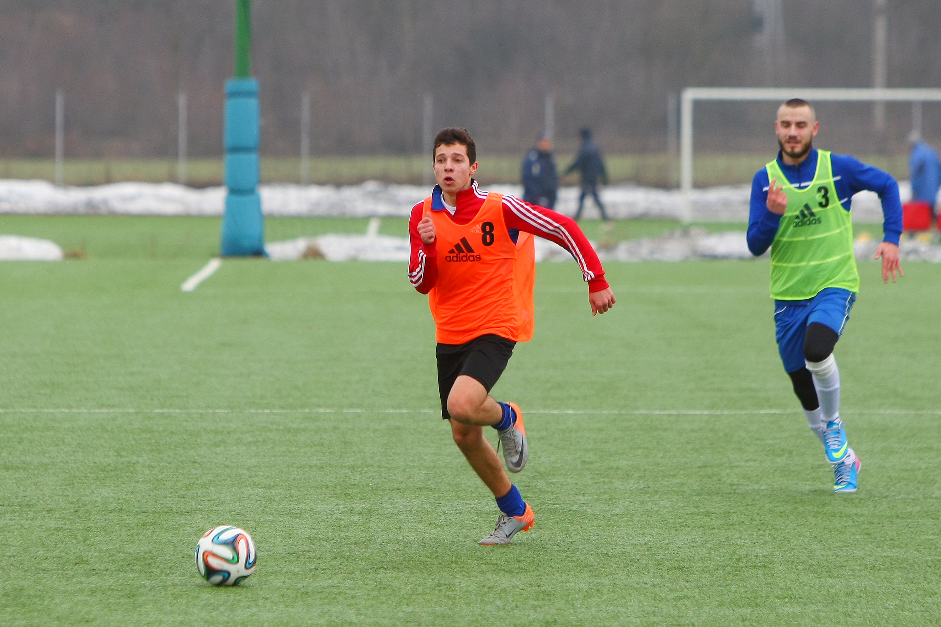 Doi puști palestineni au fugit din Gaza ca să joace fotbal în România