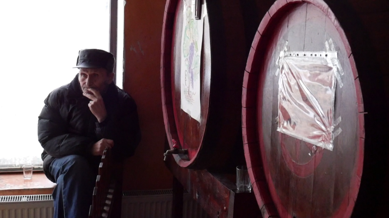 VIDEO/Crucea bețivilor, o tradiție veche bucovineană. Se jurau sub ochii preotului că 40 de ani nu se mai ating de alcool