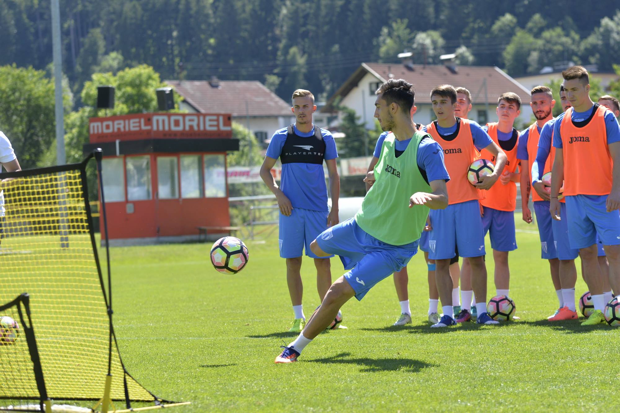 Oltenii se antrenează cu zâmbetul pe buze în Austria / FOTO&VIDEO