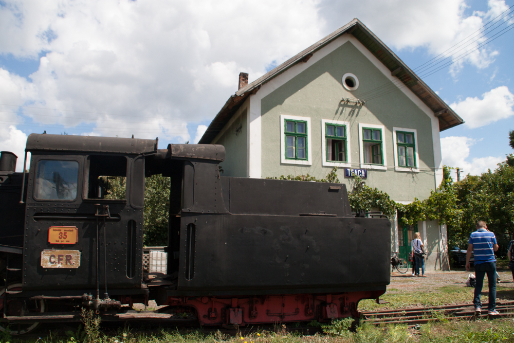 Petrecere în mocăniță! Muzică electronică și cocktail-uri în vagonul de tren