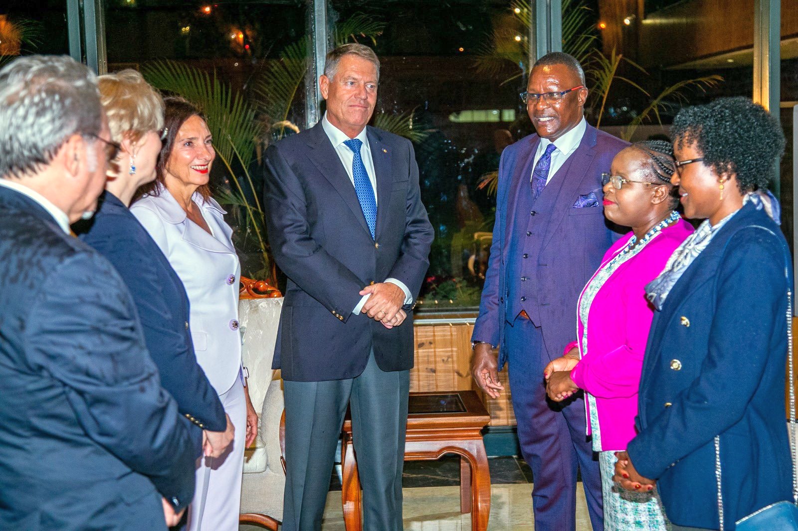 Klaus Iohannis a ajuns în Kenya, prima țară din turneul african. Discuții cu omologul său, William Ruto