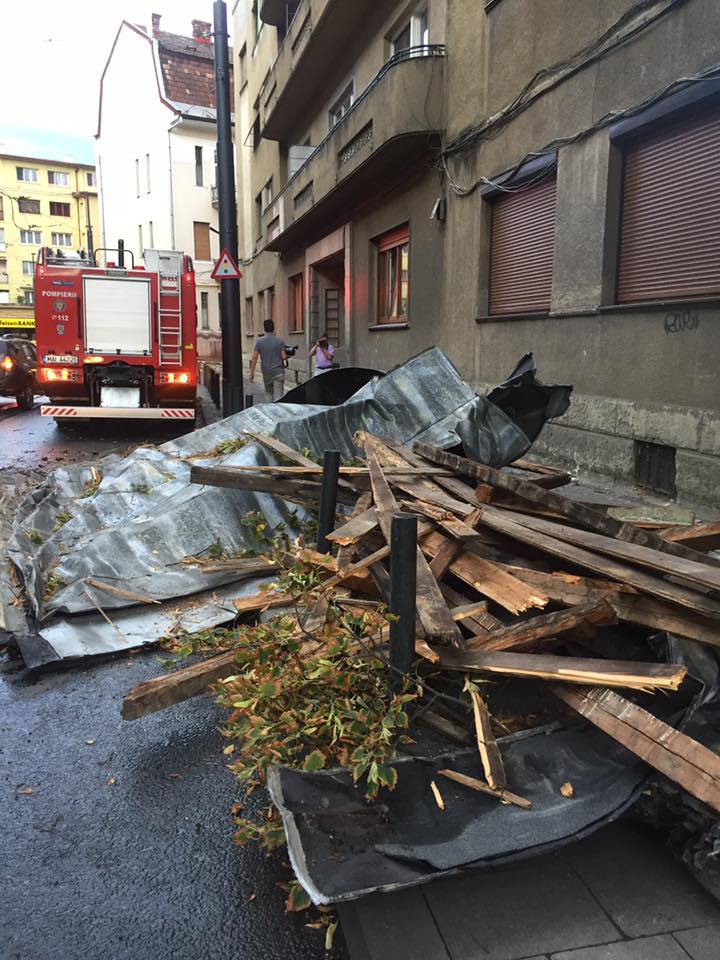 FOTO & VIDEO | Prăpăd după furtună în Cluj. Imaginile dezastrului, publicate de primarul Emil Boc
