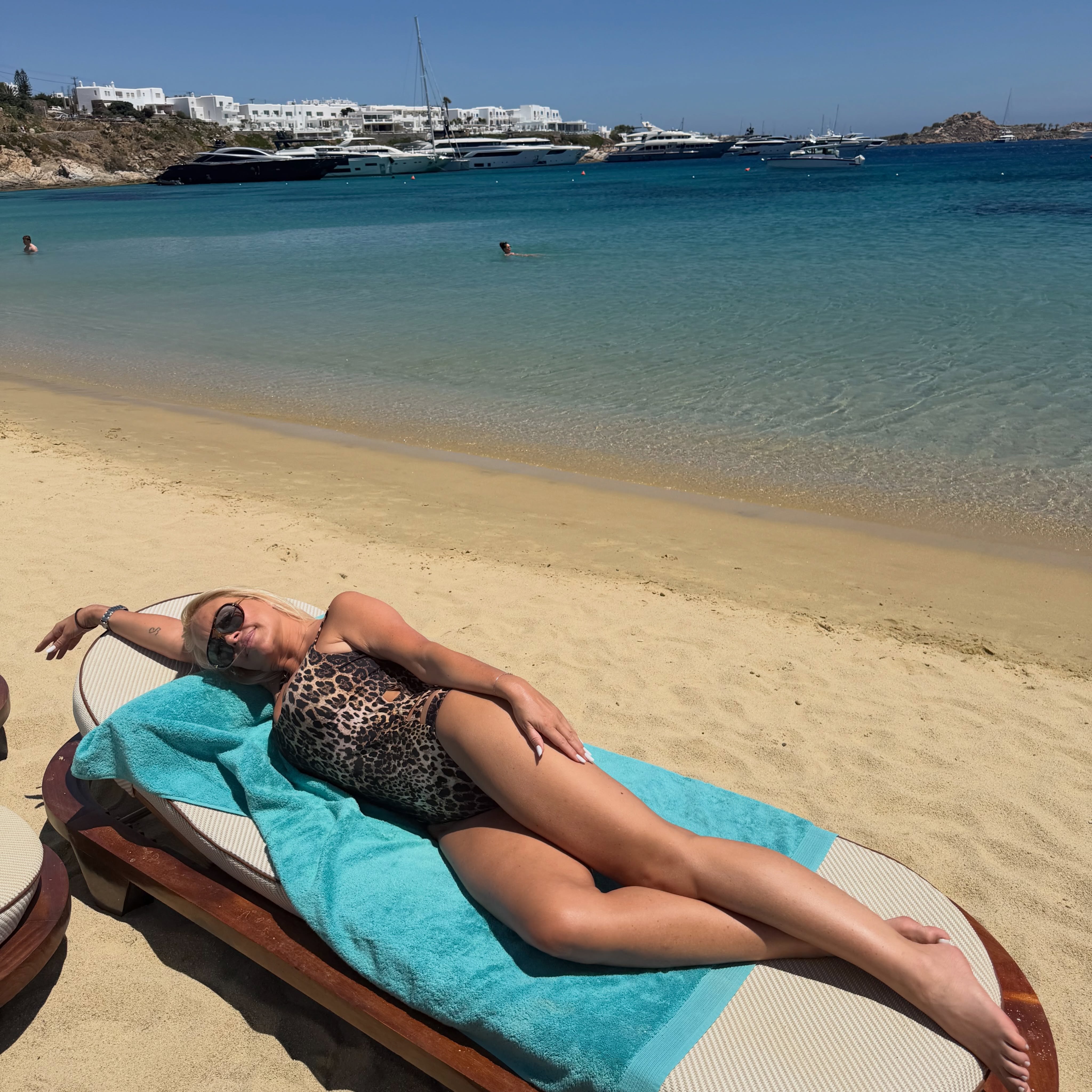 Imaginile cu Vica Blochina care îți vor tăia respirația. Cum arată în costum de baie la 50 de ani