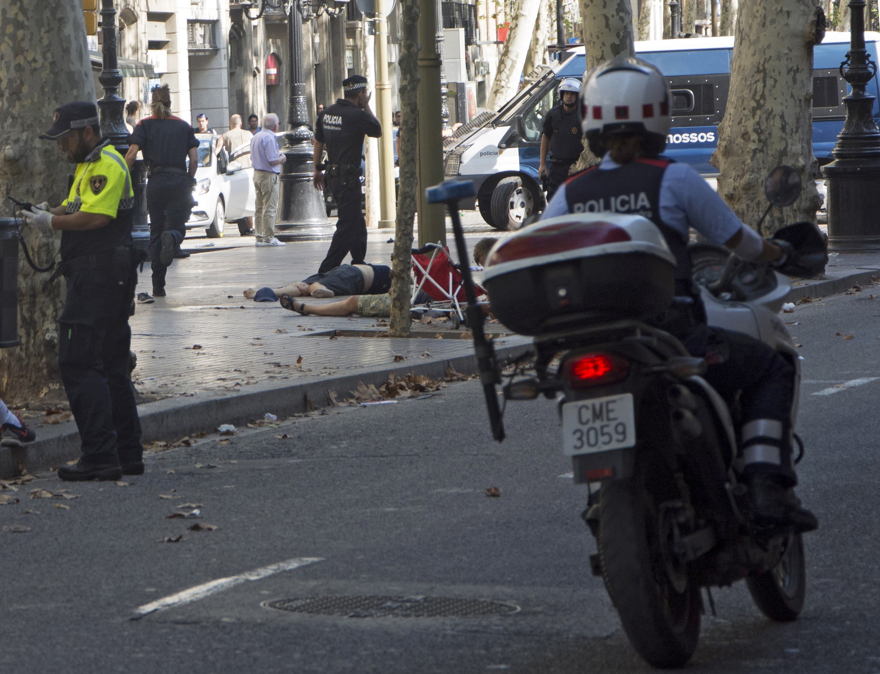 Atentat în Barcelona | O tânără a scăpat nevătămată din atacul terorist, după ce a fost și martora atacurilor din Londra și Paris