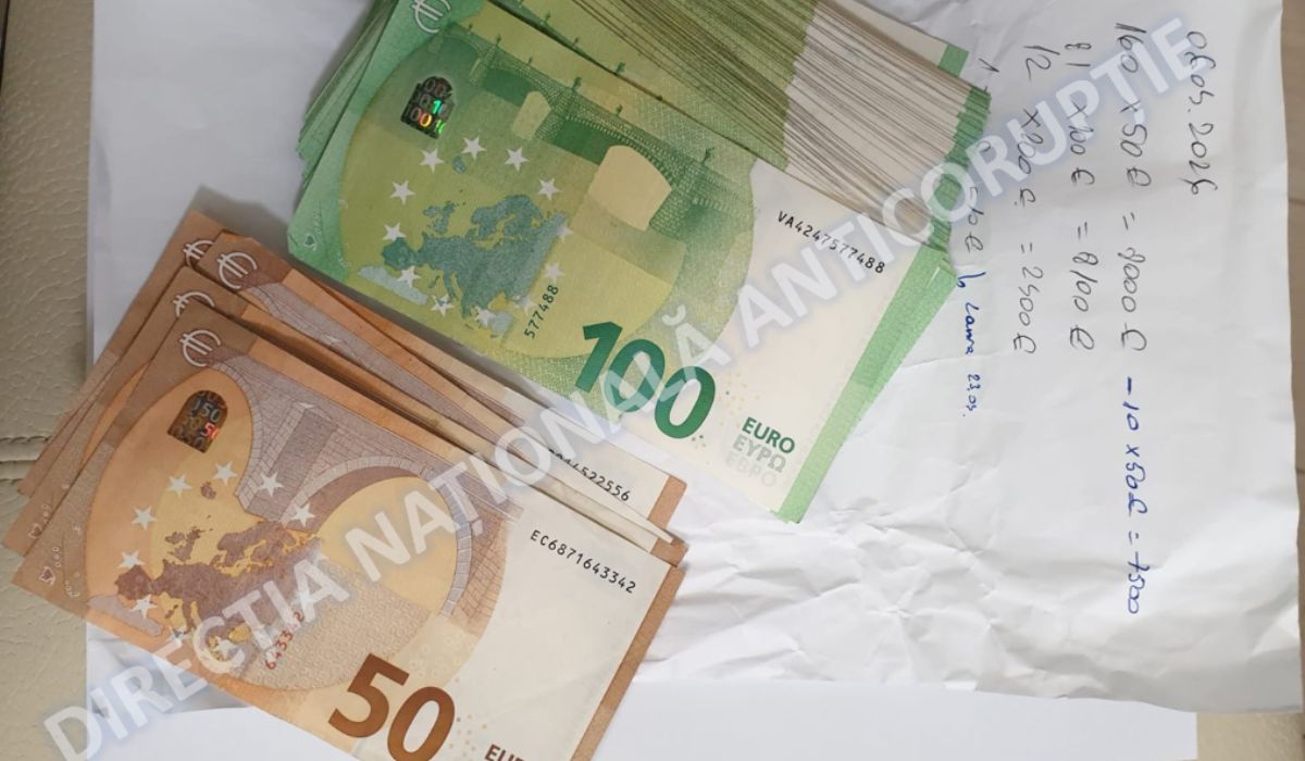 Procurorii DNA ar fi găsit 500.000 de euro cash acasă la directorul general al Uzinei Mecanice Plopeni, precum și două ceasuri Patek Philippe și Rolex