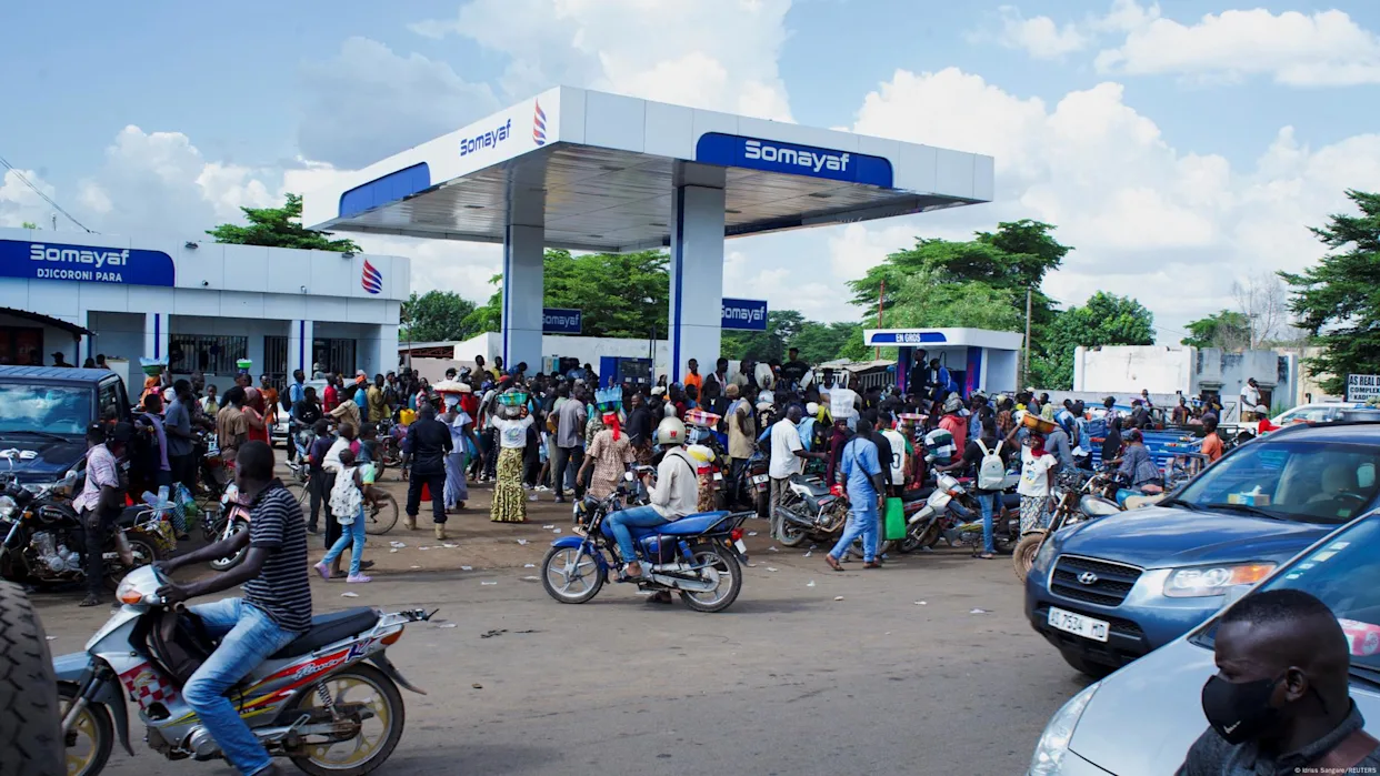 Mali shuts schools amid fuel crisis, Russia pledges emergency deliveries