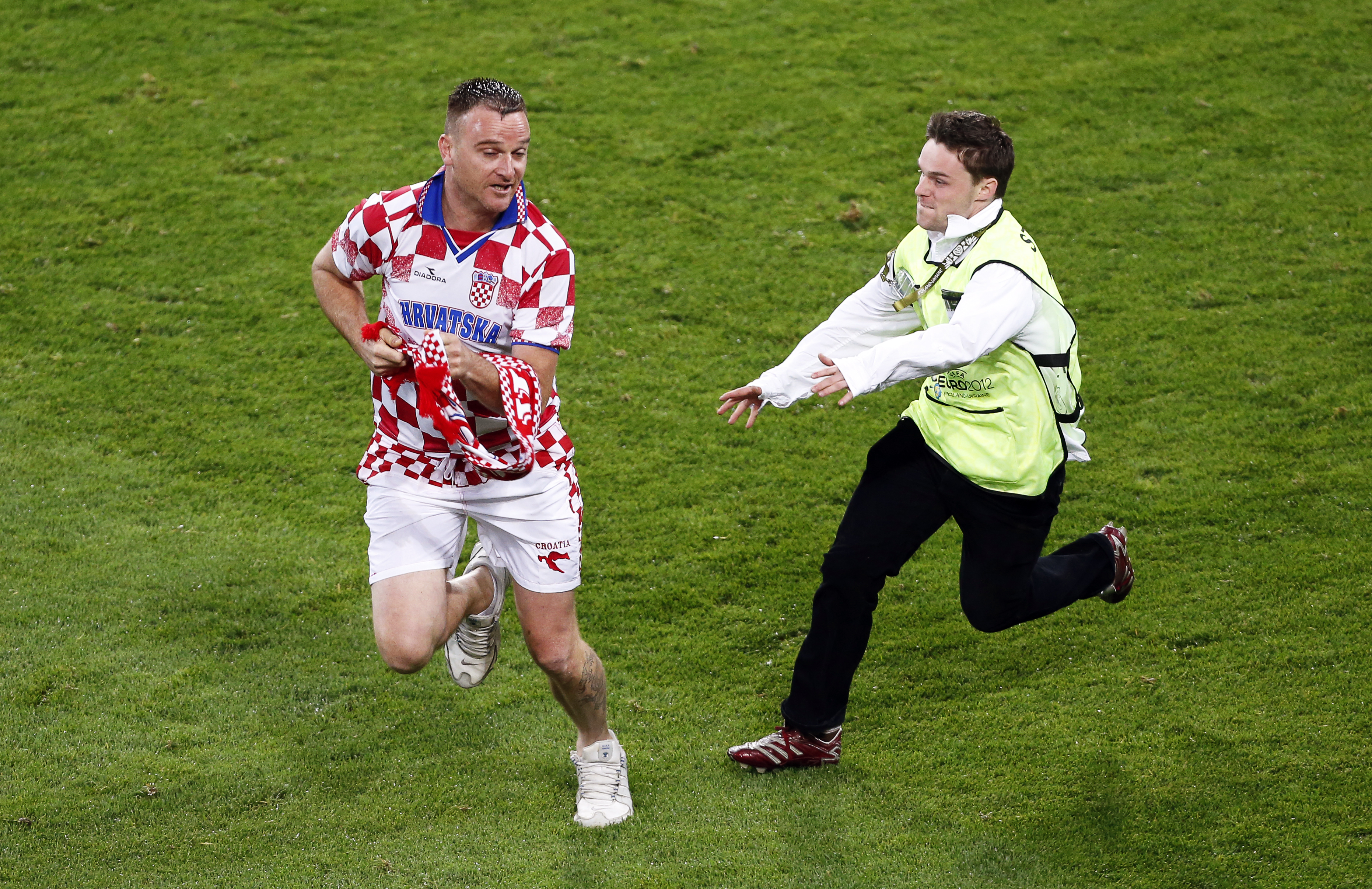 FOTO&VIDEO / Streaking - ”virusul” care a împânzit stadioanele lumii!