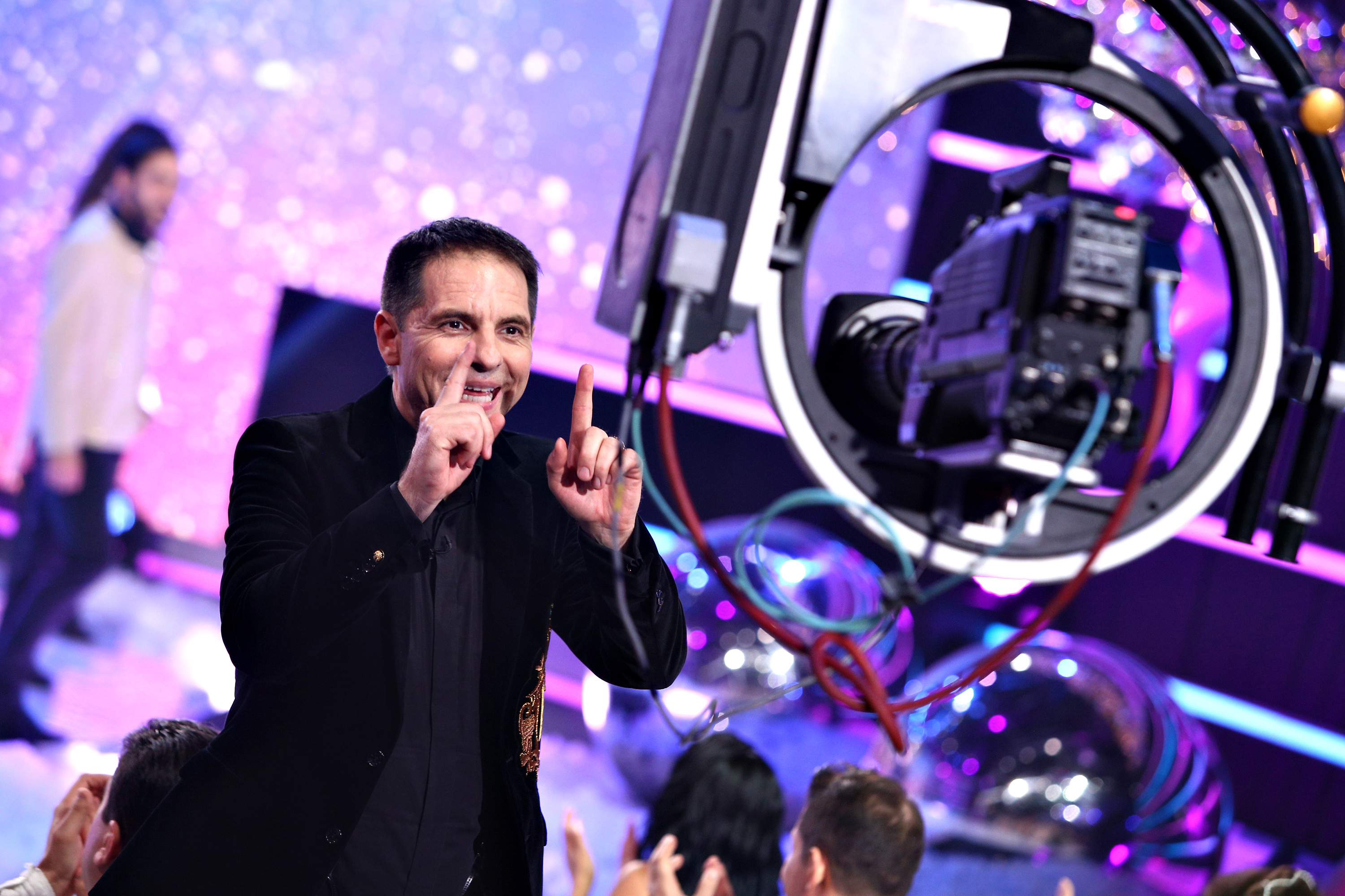 Program TV de Revelion. Ce vedem la televizor în noaptea dintre ani